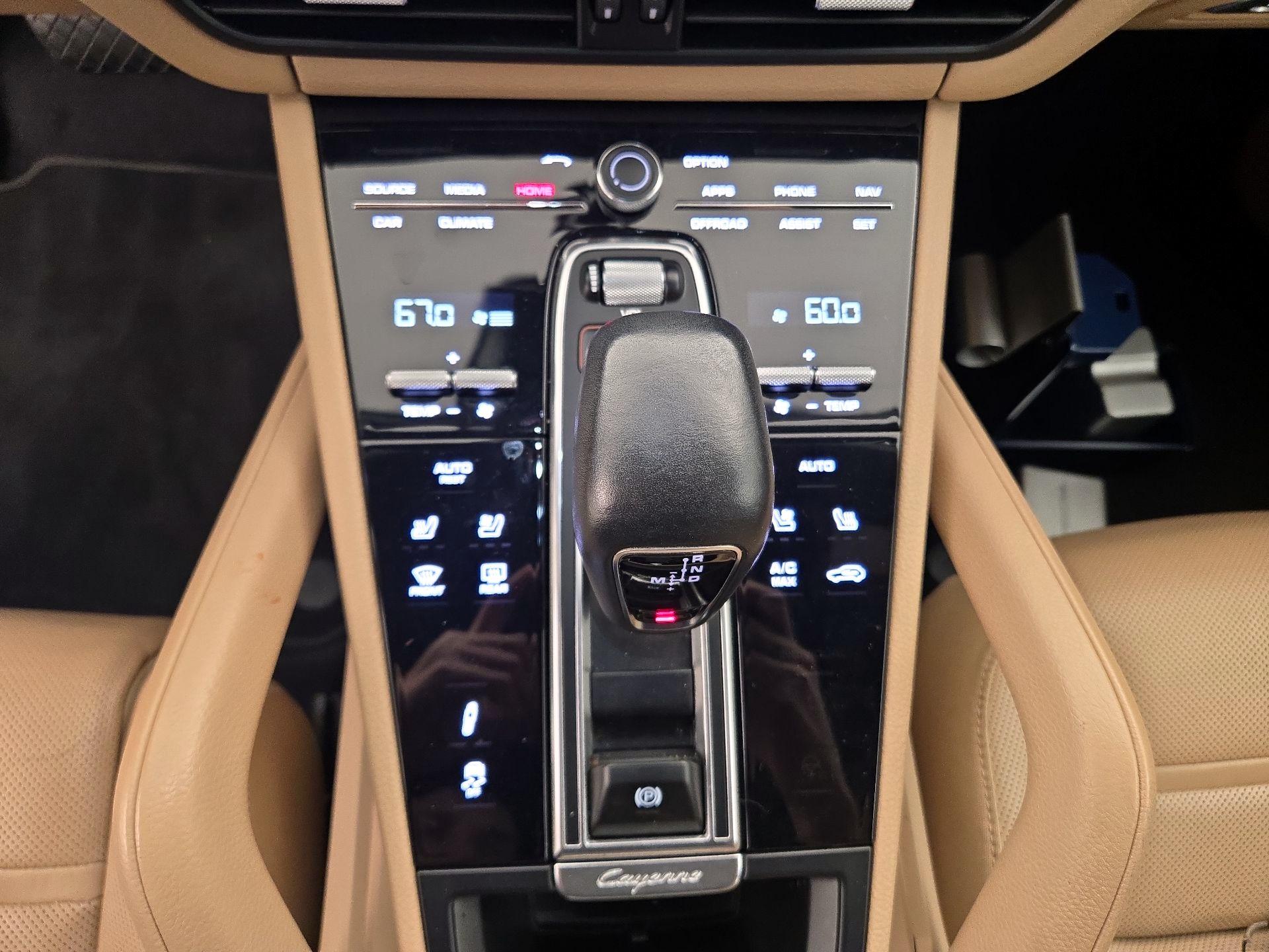 Thumbnail: 2023 Porsche Cayenne - 18