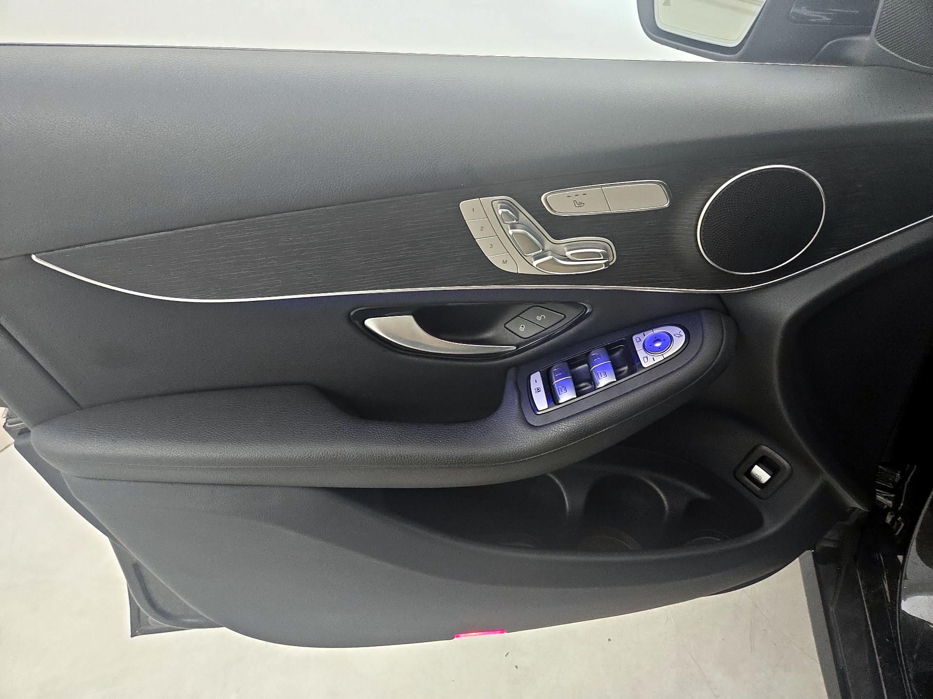 Thumbnail: 2022 Mercedes-Benz GLC - 12