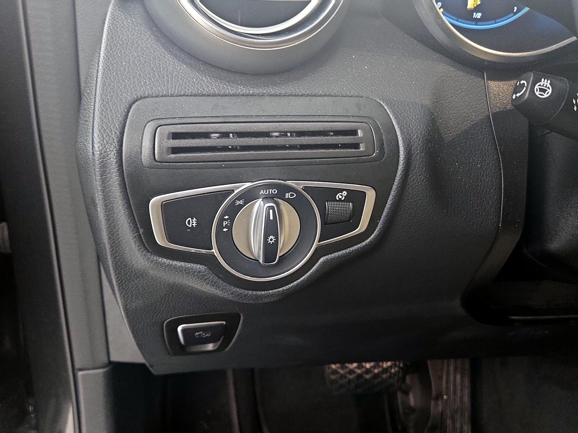 Thumbnail: 2022 Mercedes-Benz GLC - 13