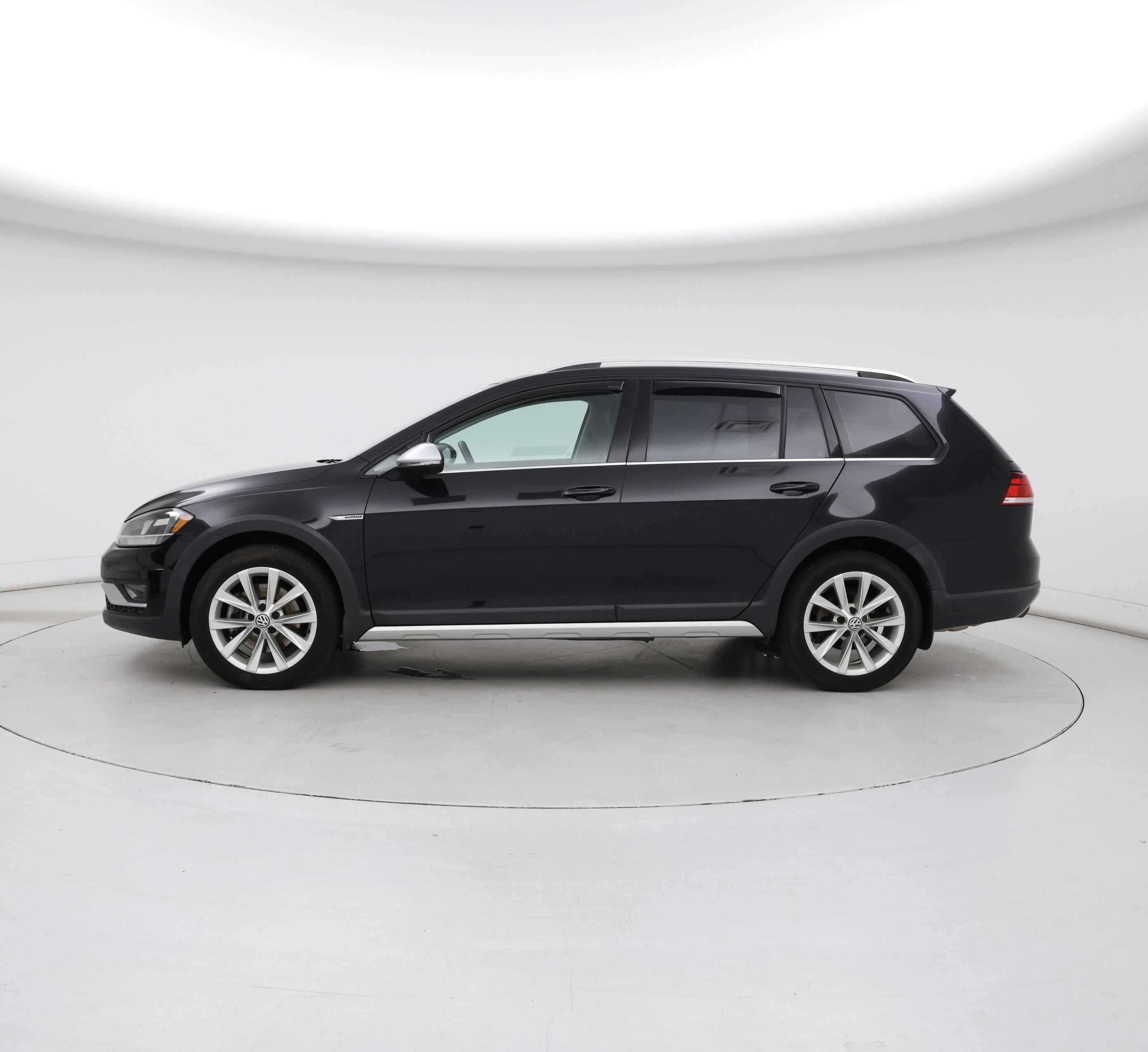 Thumbnail: 2019 Volkswagen Golf - 3
