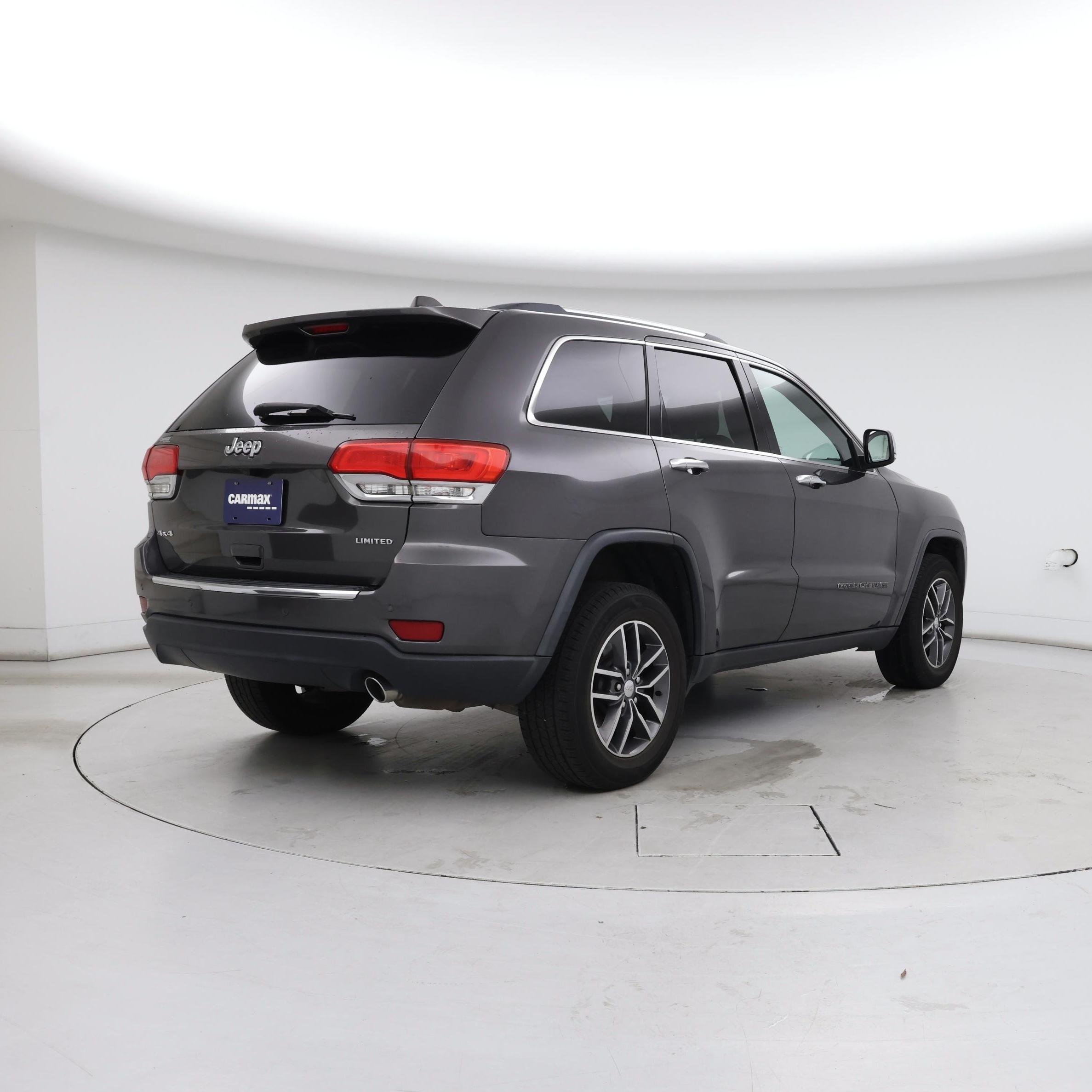 Thumbnail: 2017 Jeep Grand Cherokee - 8