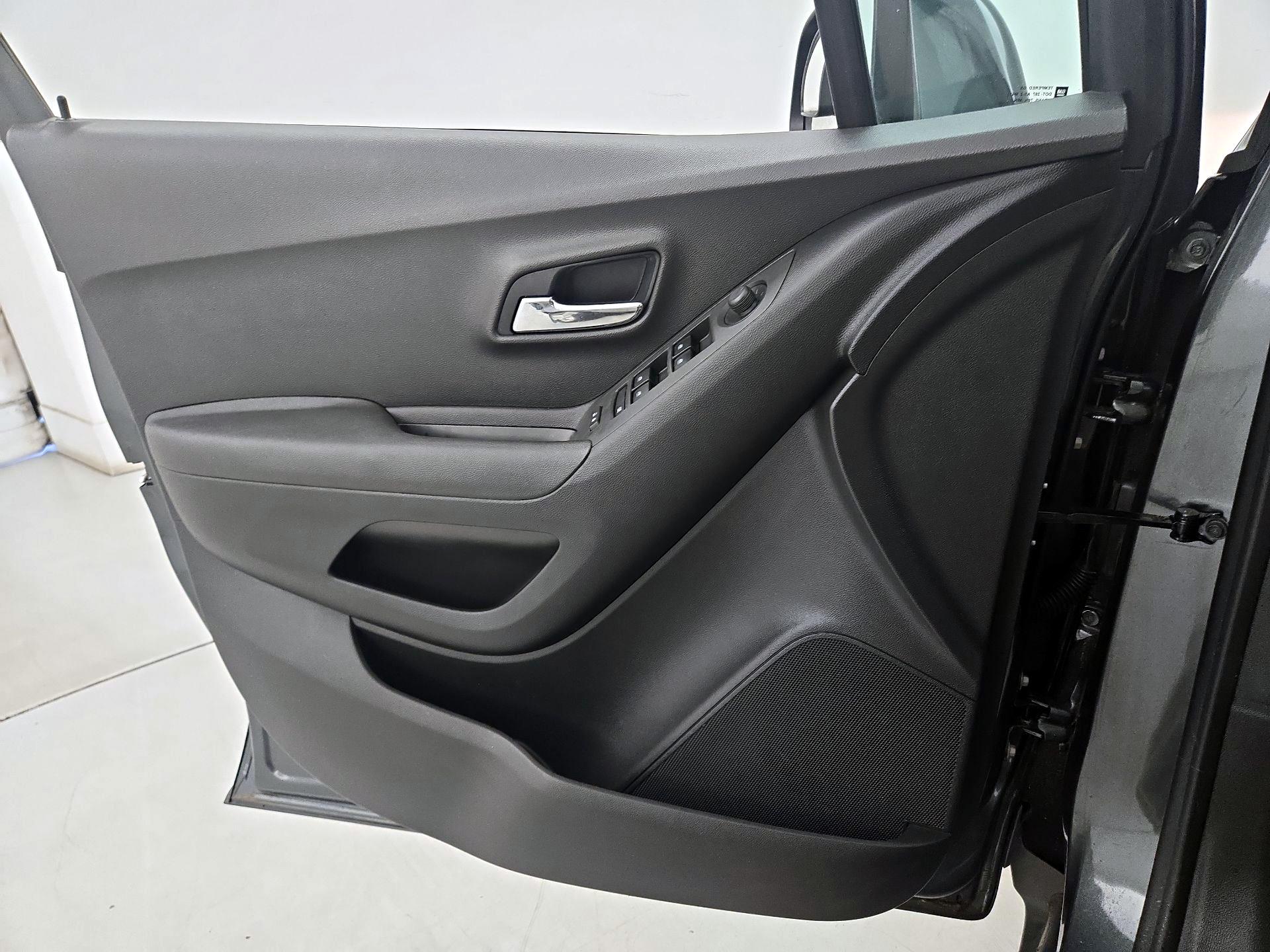 Thumbnail: 2020 Chevrolet Trax - 12