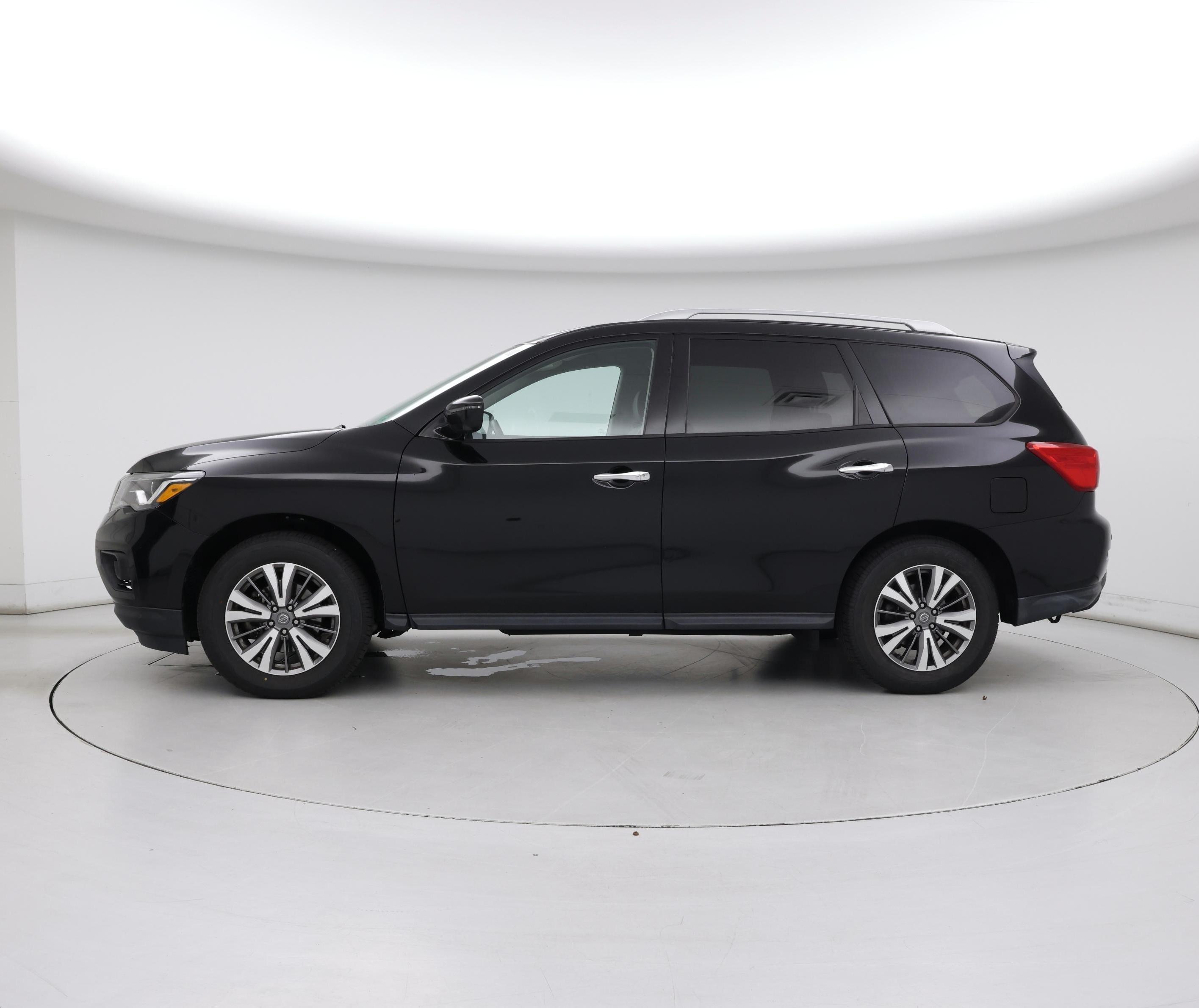 Thumbnail: 2020 Nissan Pathfinder - 3