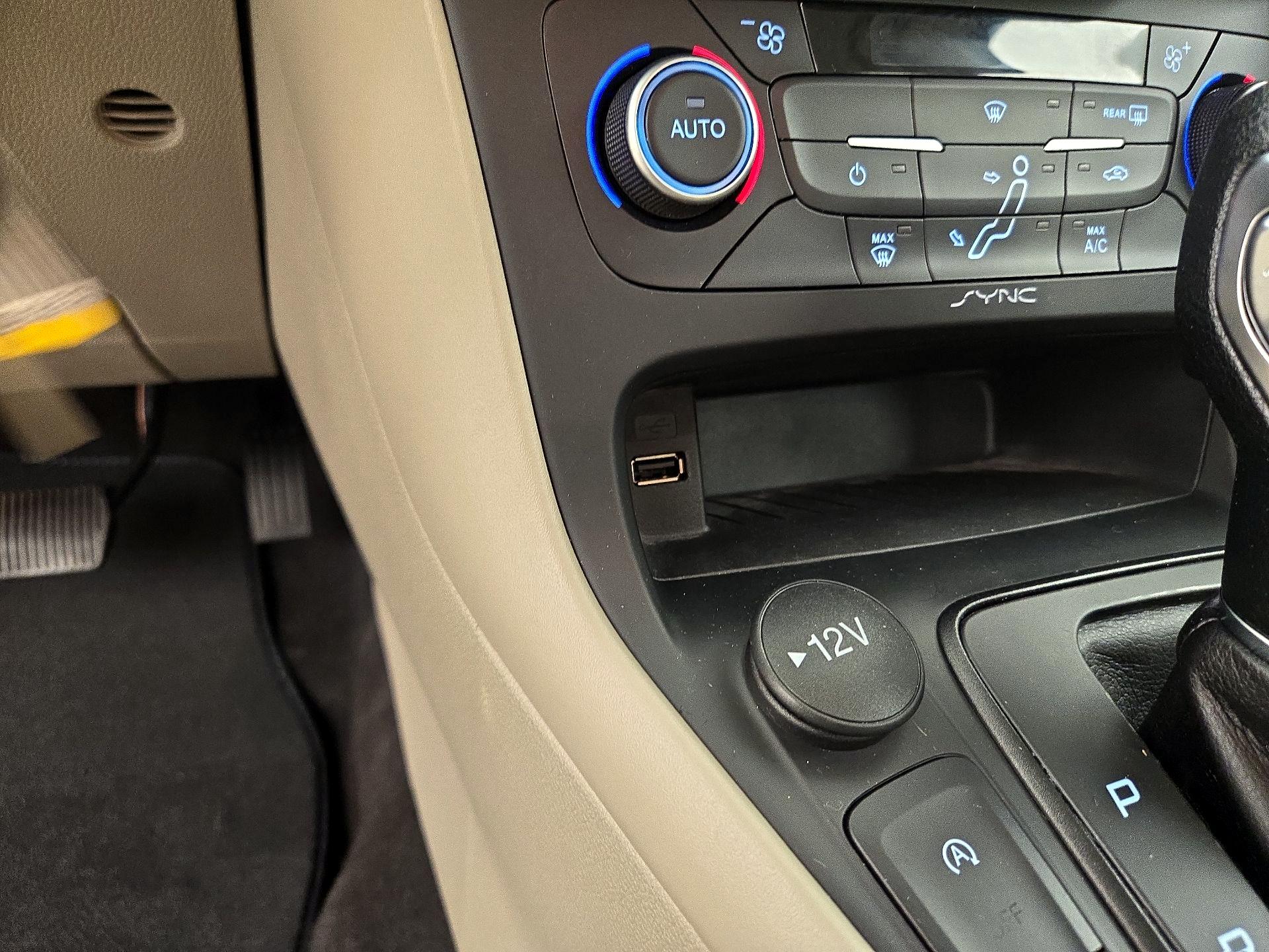 Thumbnail: 2018 Ford Focus - 18