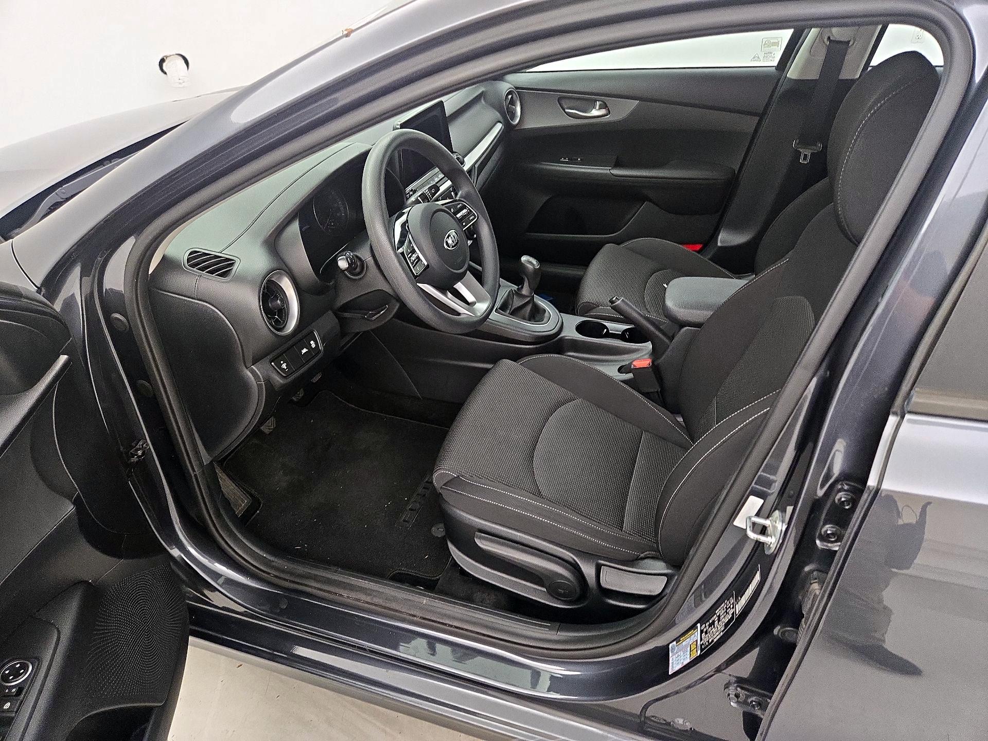 Thumbnail: 2019 Kia Forte - 11