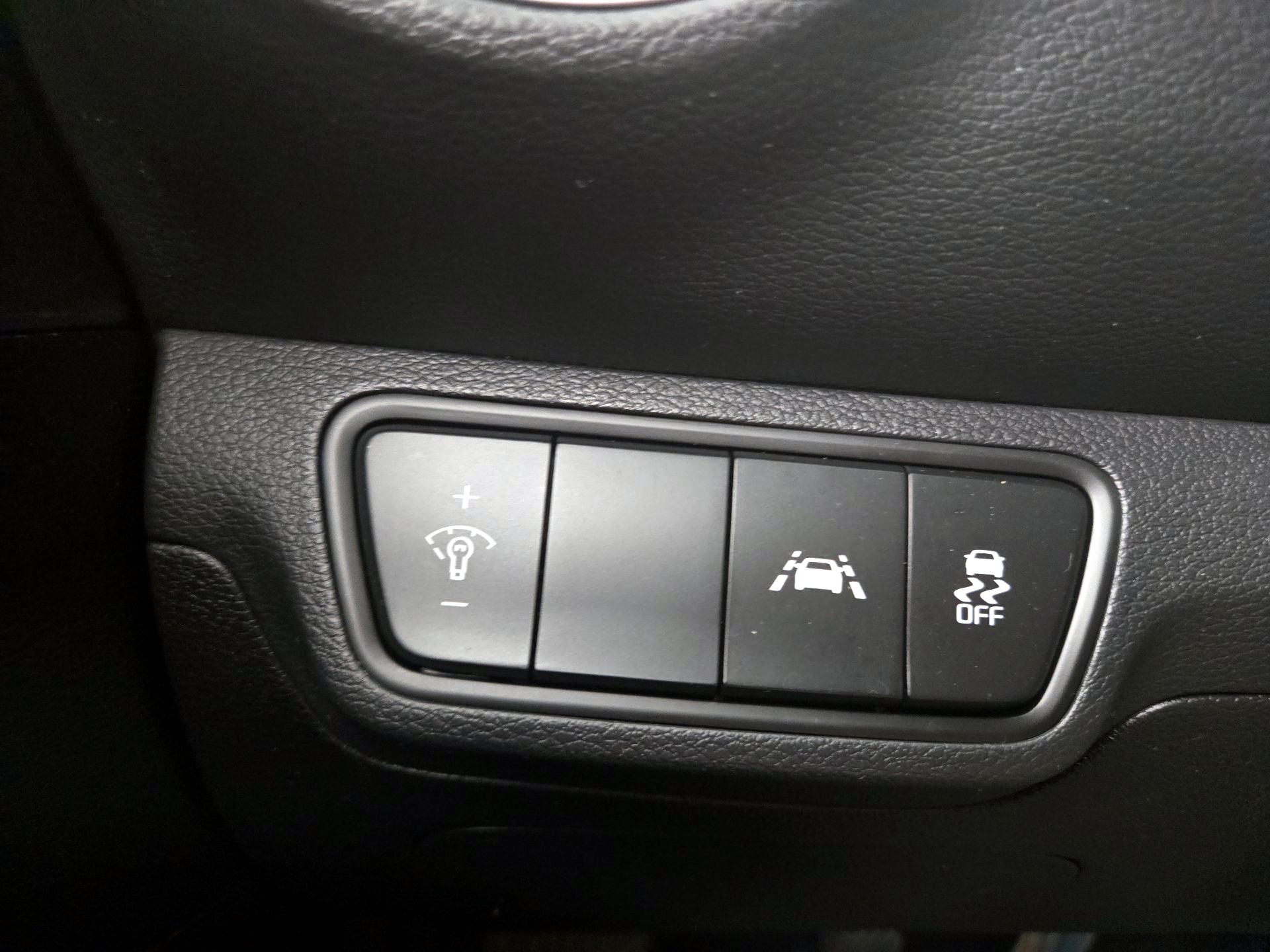 Thumbnail: 2019 Kia Forte - 13