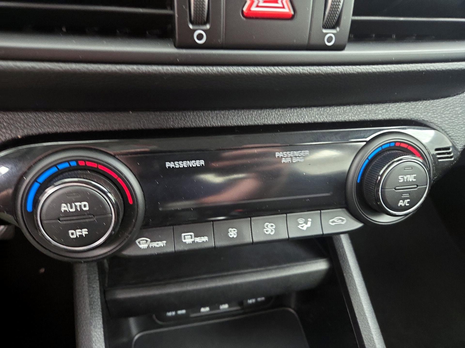 Thumbnail: 2019 Kia Forte - 16