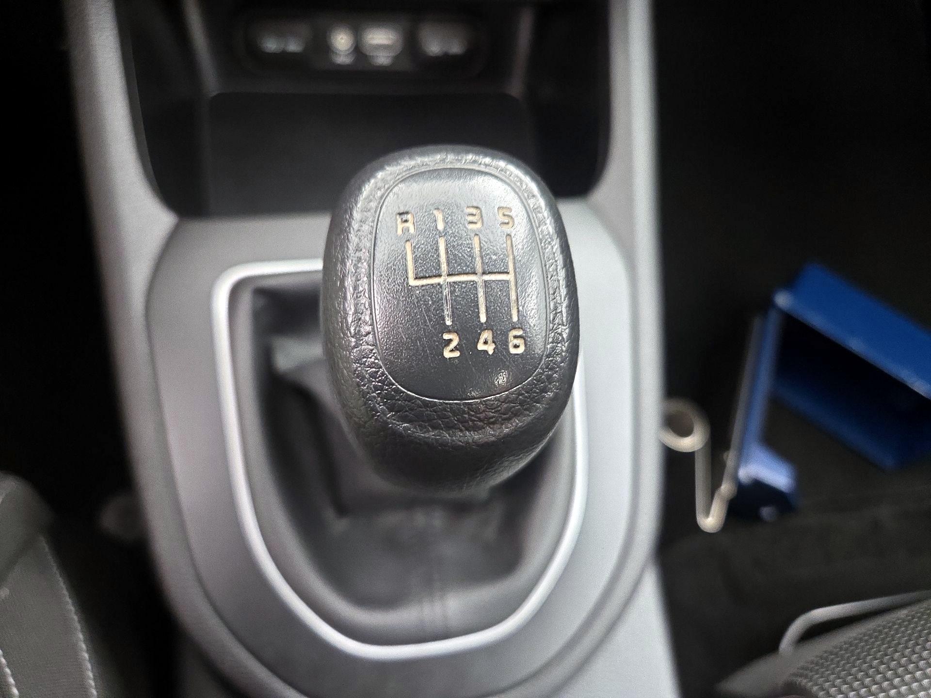 Thumbnail: 2019 Kia Forte - 17