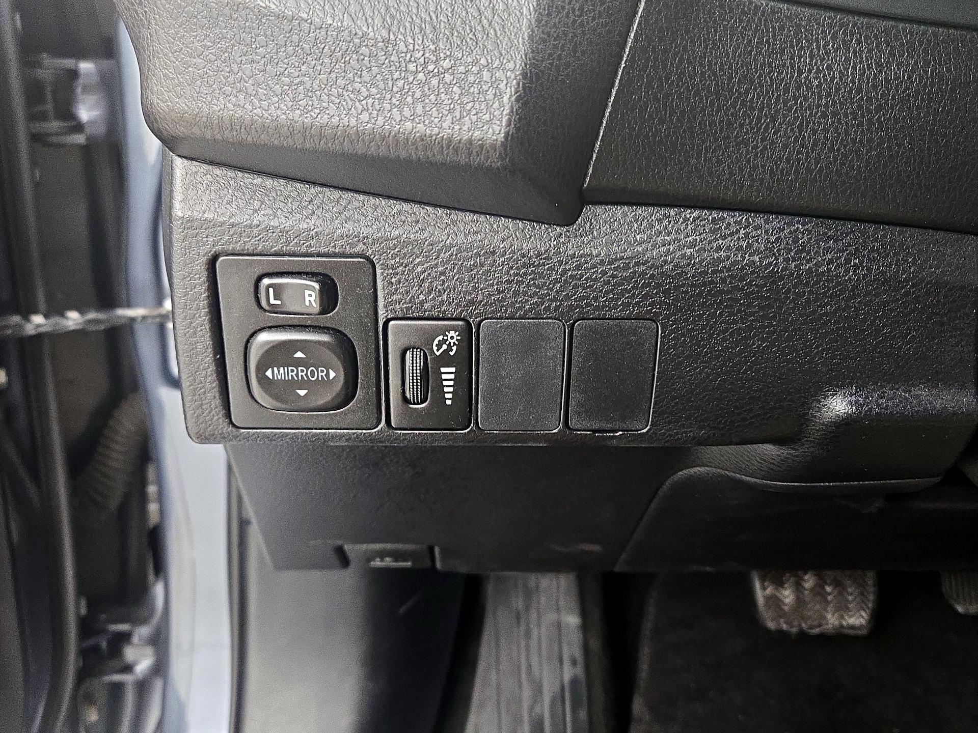 Thumbnail: 2016 Toyota Corolla - 13
