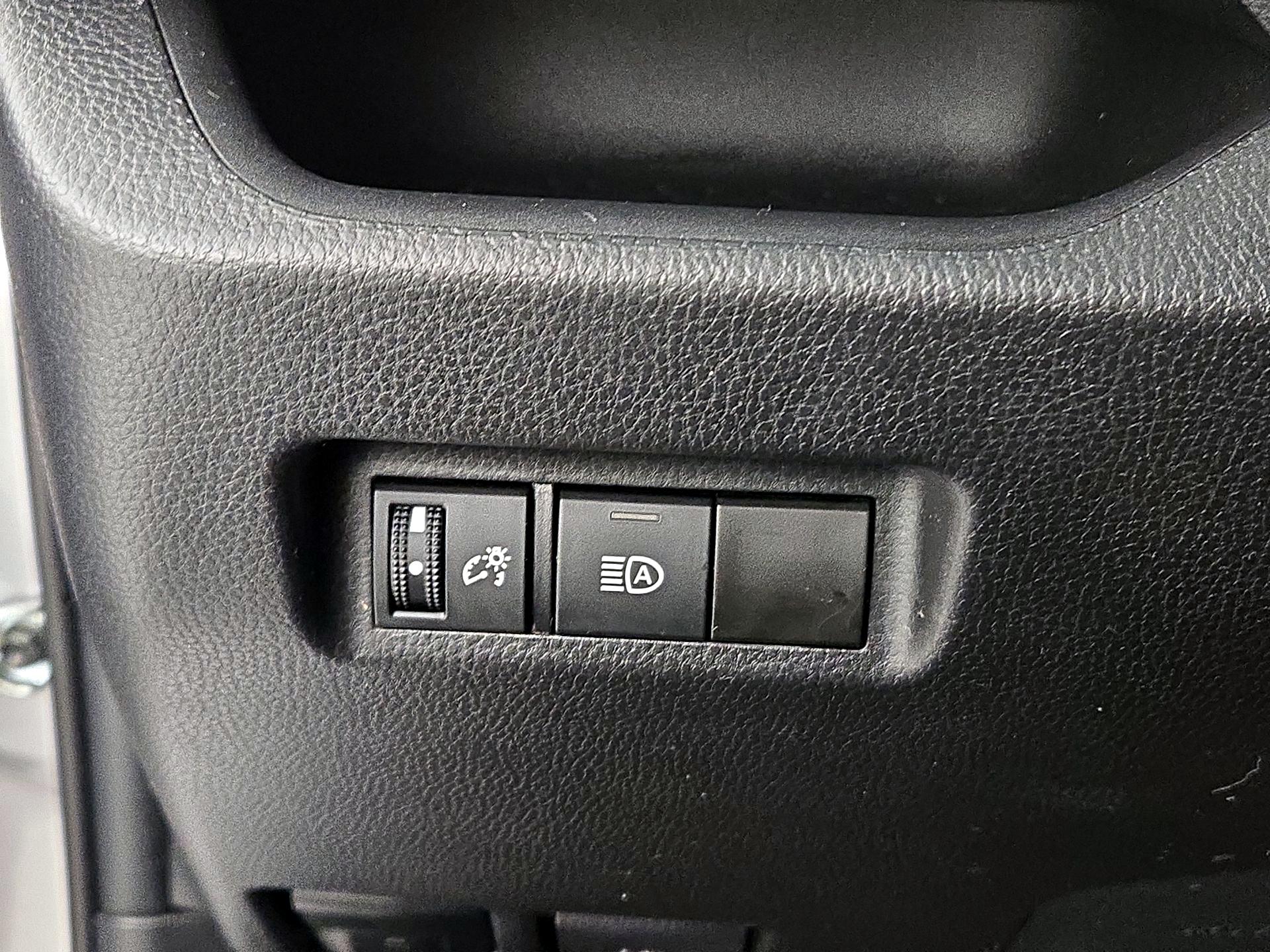 Thumbnail: 2021 Toyota RAV4 - 13