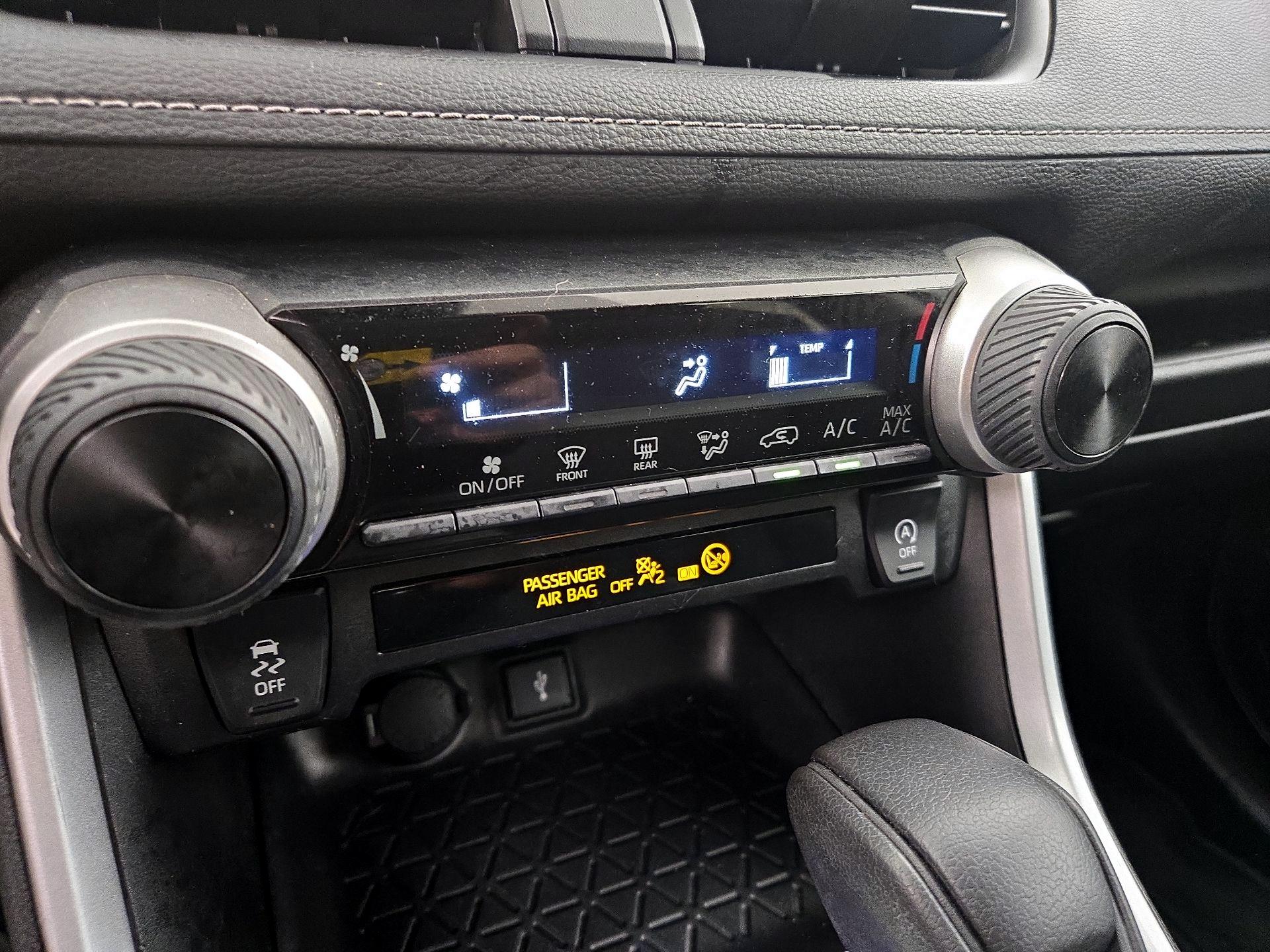 Thumbnail: 2021 Toyota RAV4 - 16