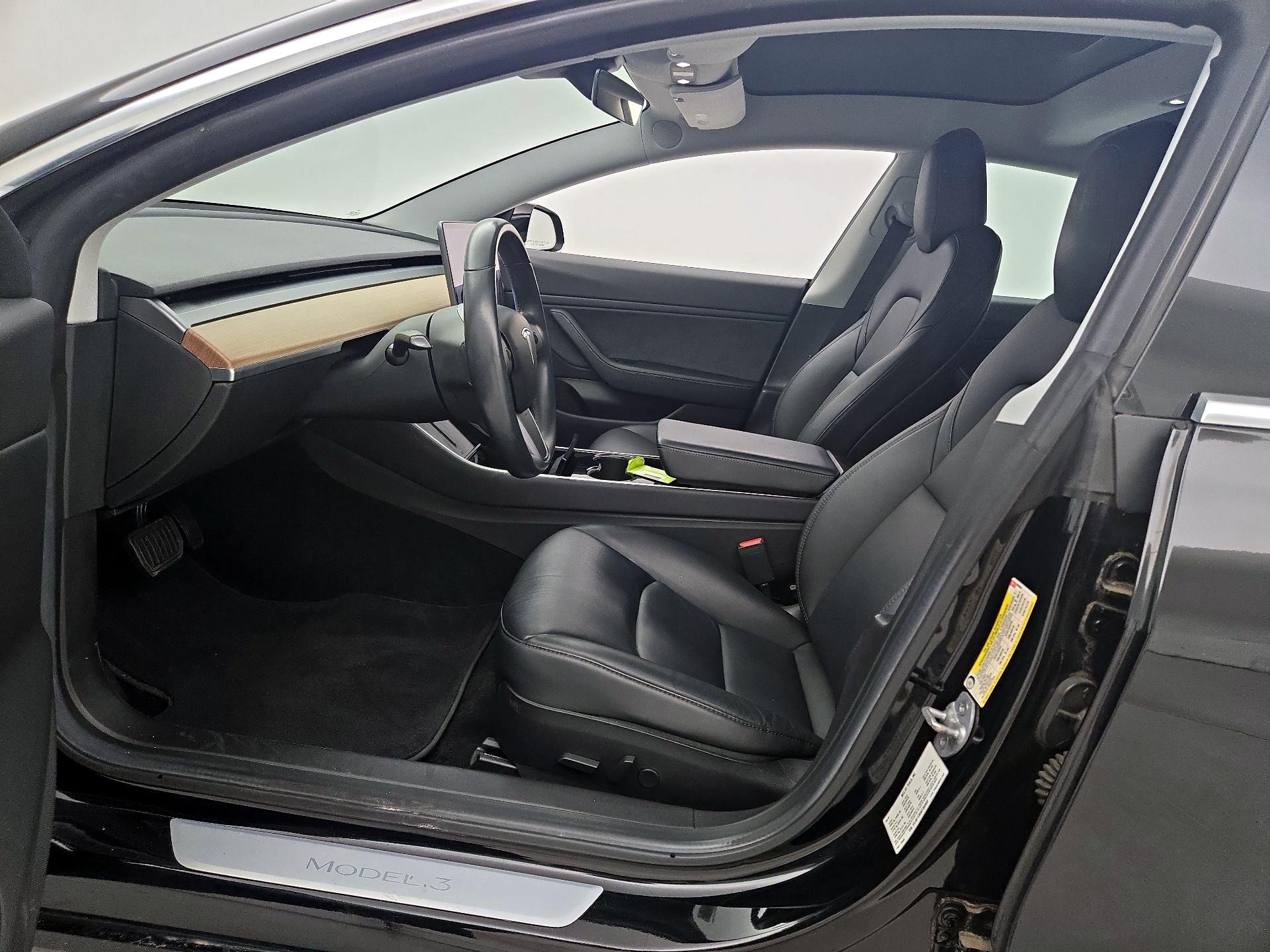 Thumbnail: 2019 Tesla Model 3 - 11