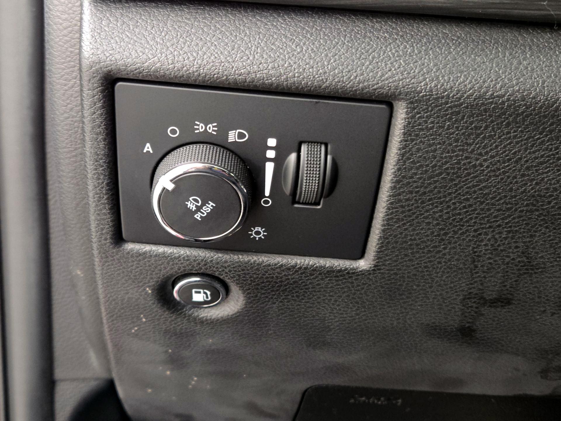 Thumbnail: 2021 Jeep Grand Cherokee - 13