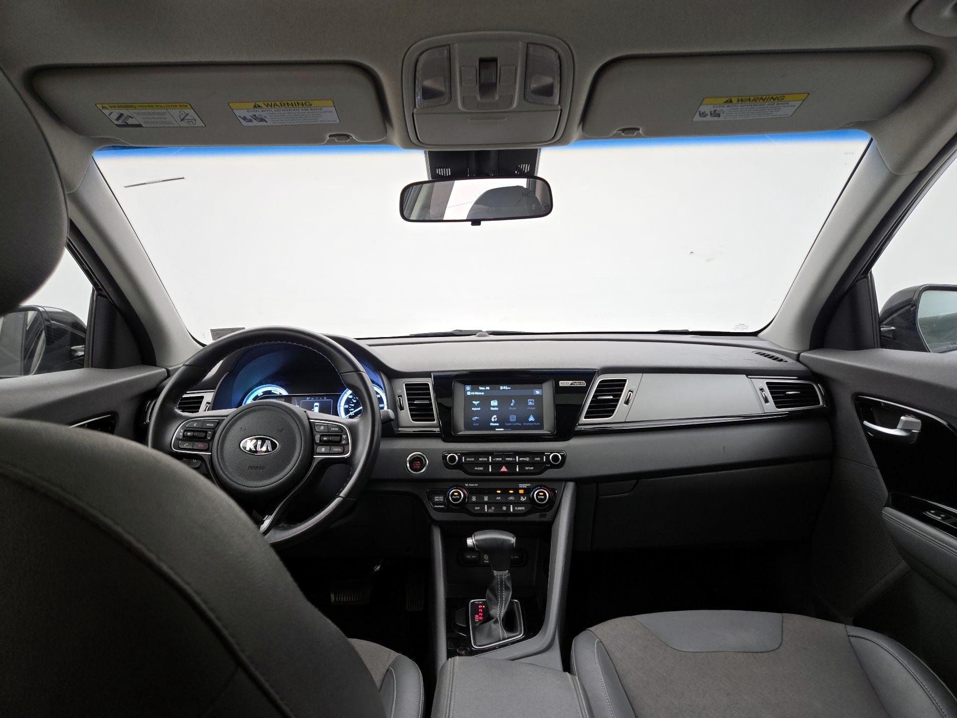 Thumbnail: 2017 Kia Niro - 9
