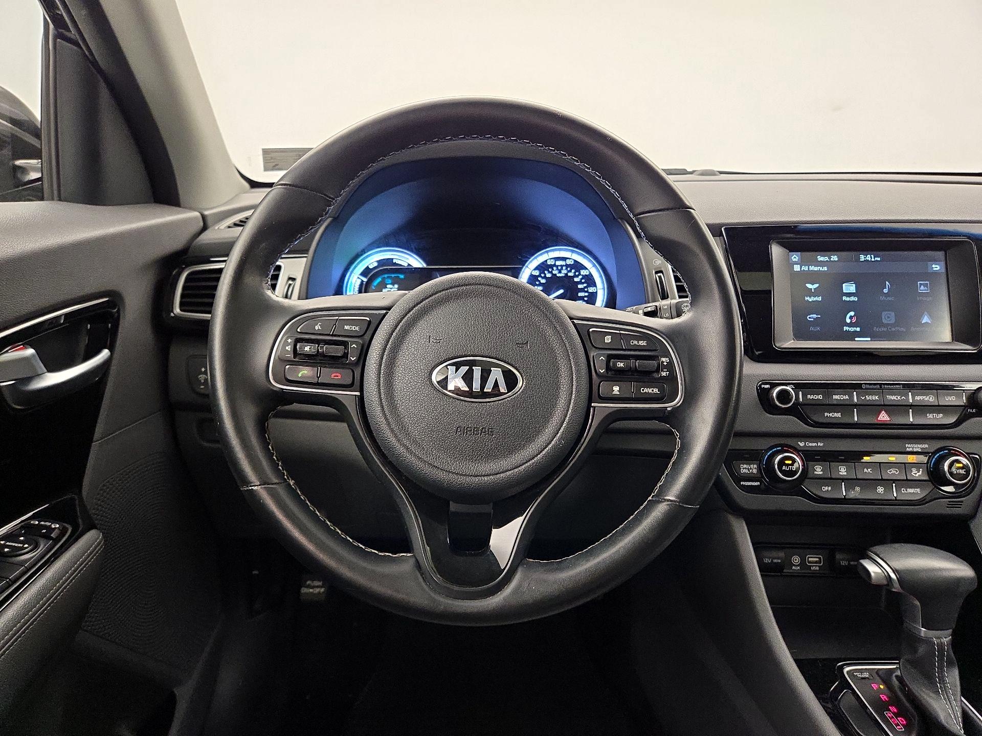 Thumbnail: 2017 Kia Niro - 10