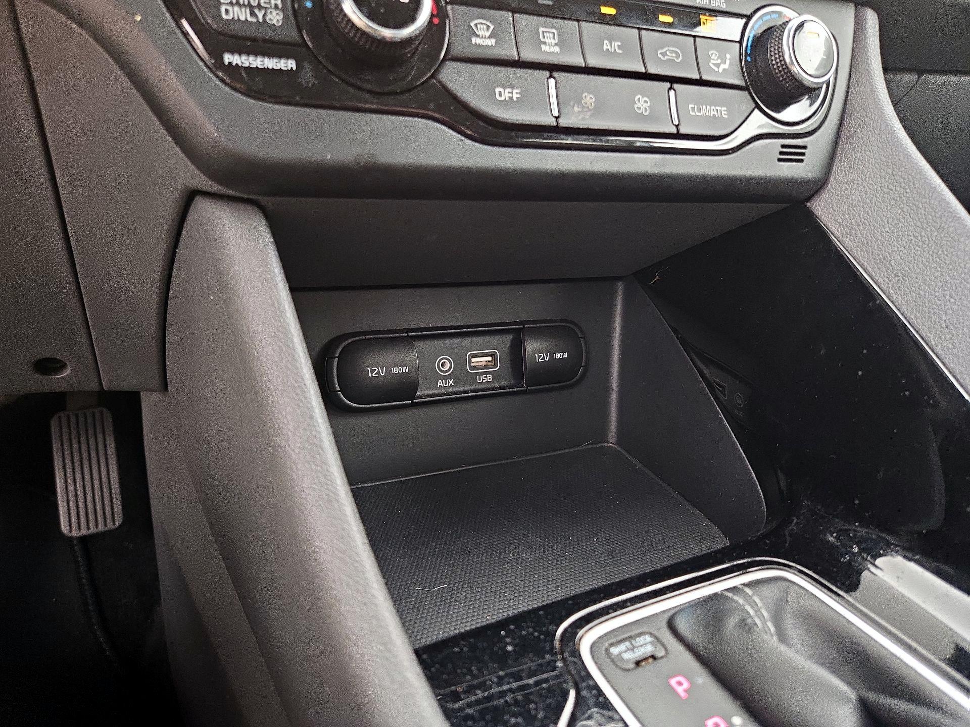 Thumbnail: 2017 Kia Niro - 18