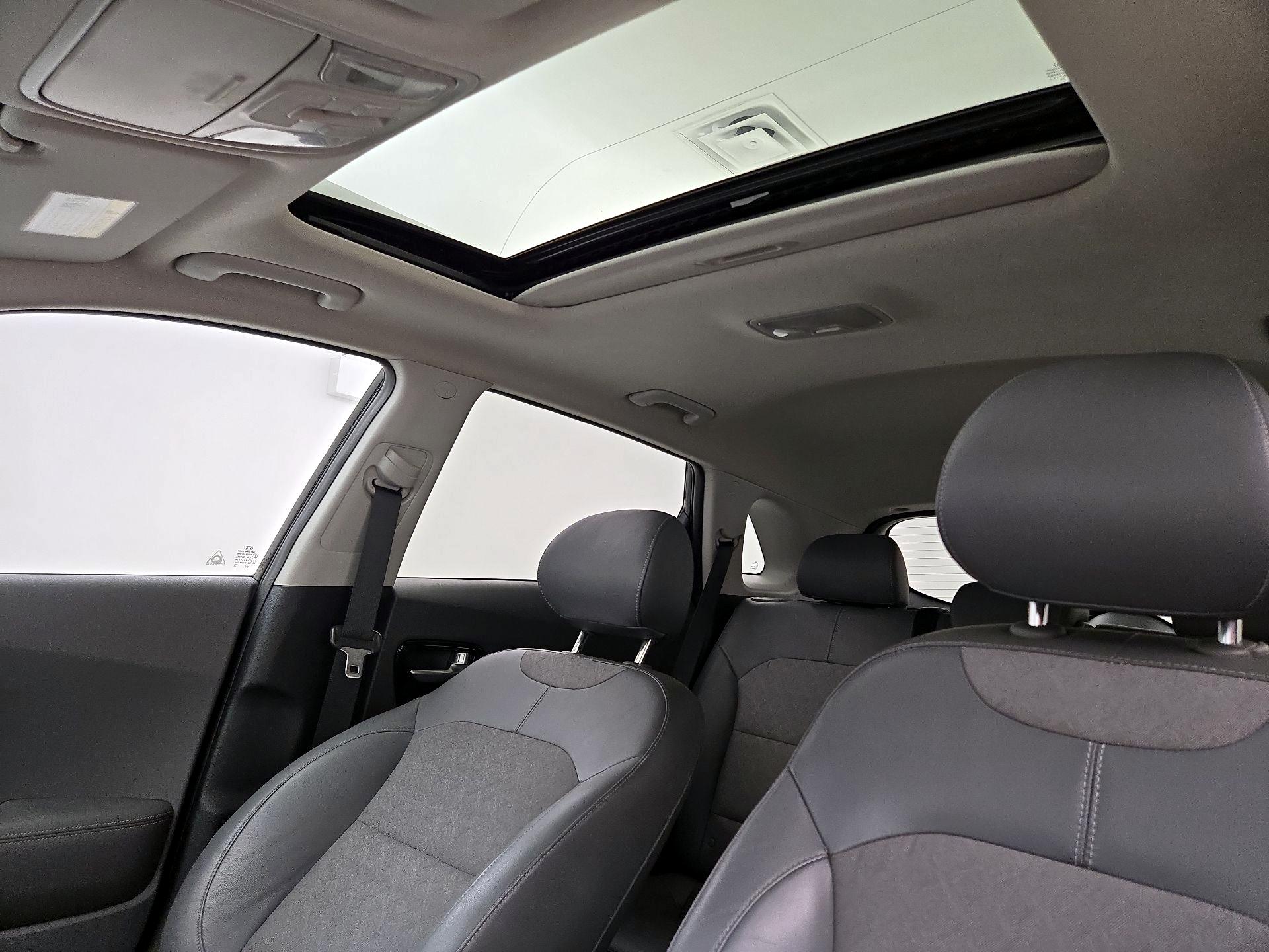 Thumbnail: 2017 Kia Niro - 19