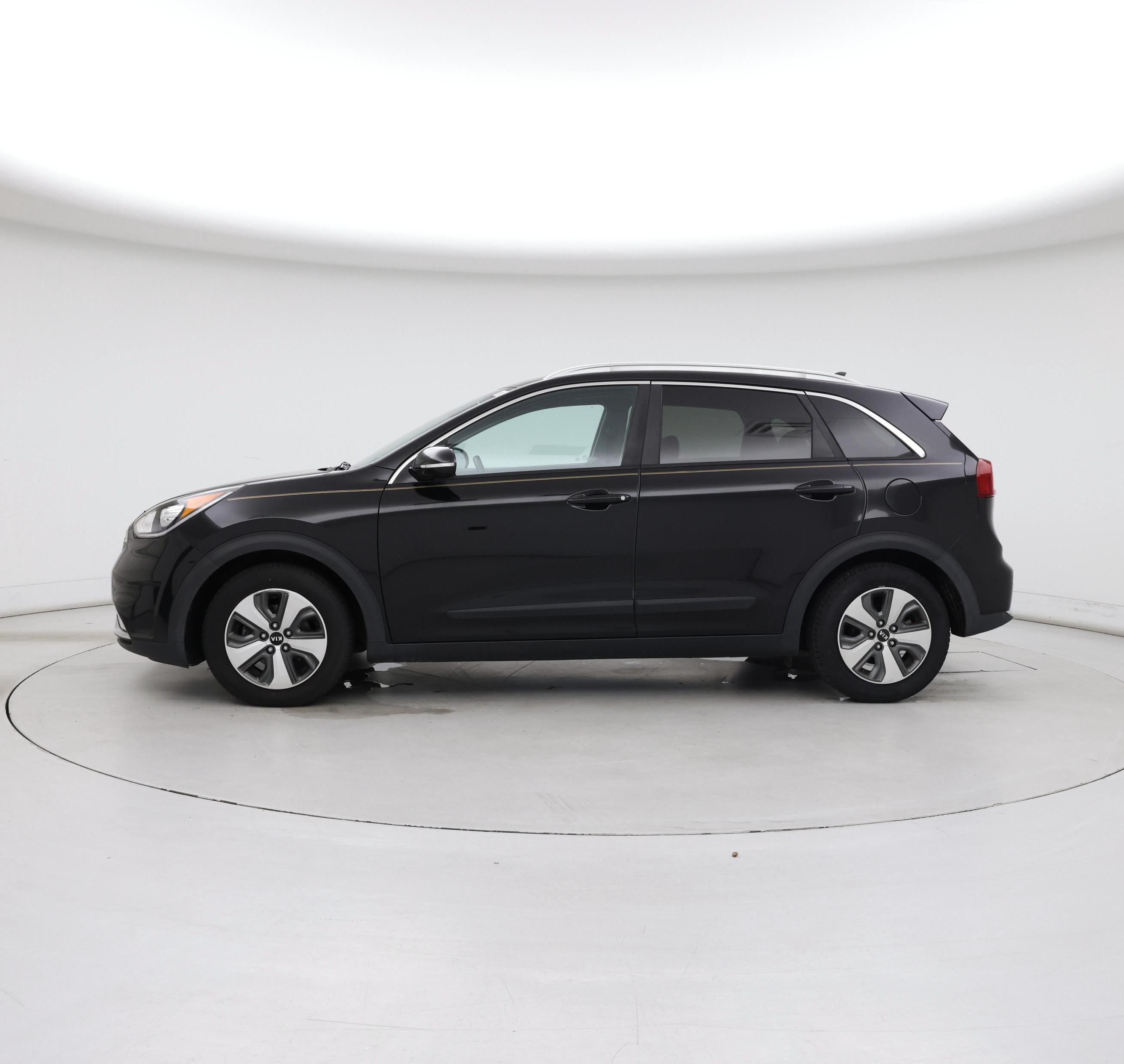 Thumbnail: 2017 Kia Niro - 3