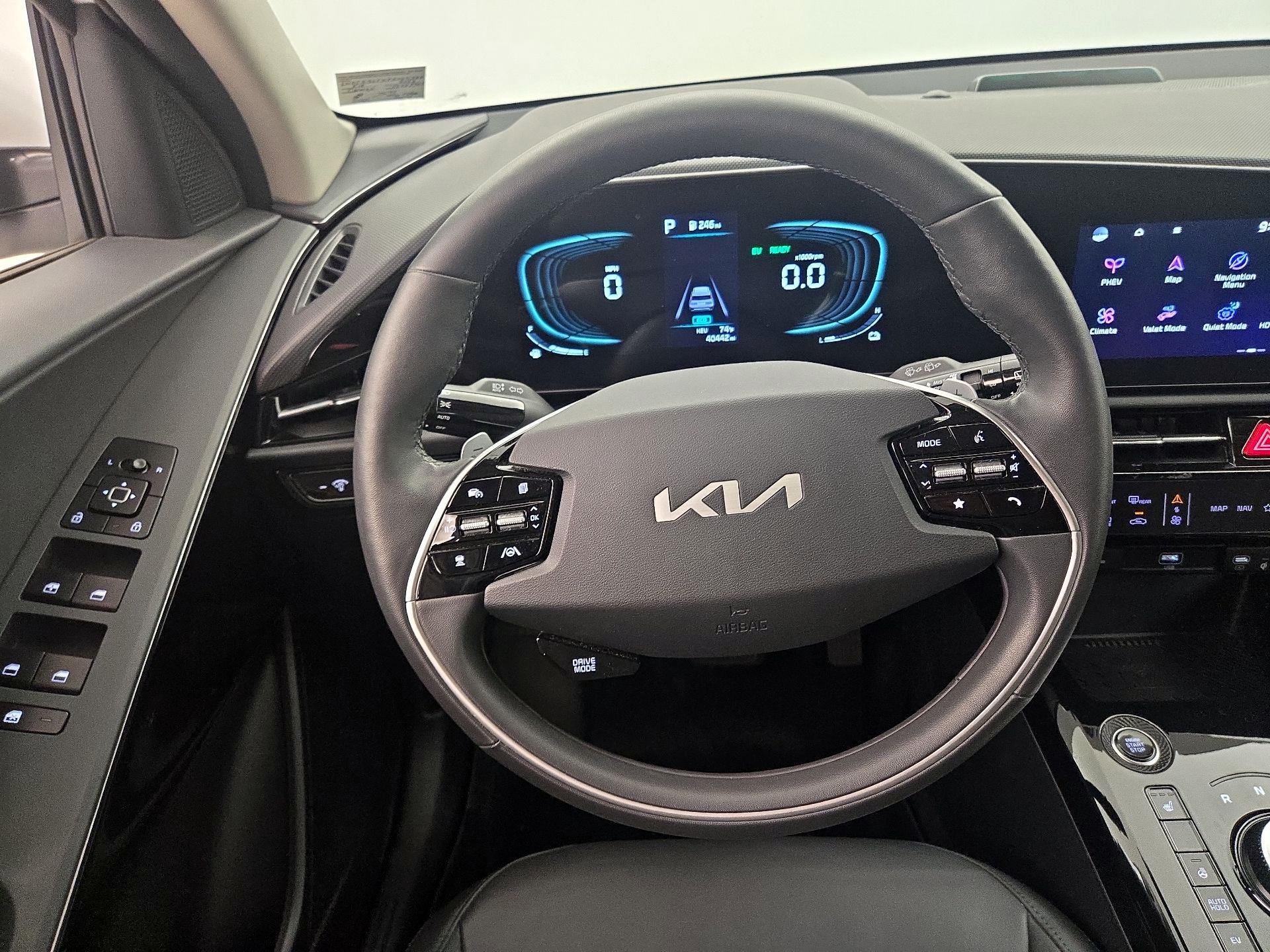 Thumbnail: 2023 Kia Niro - 10