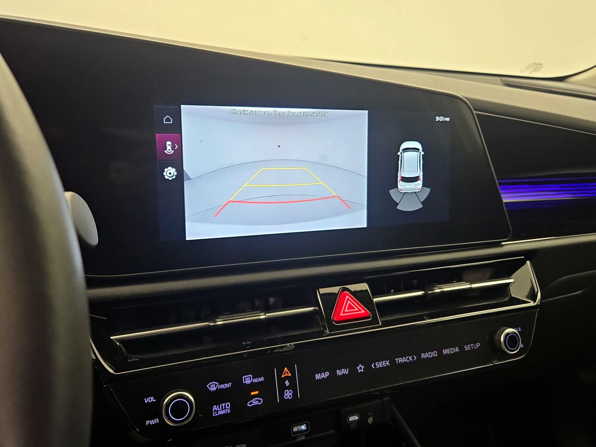Thumbnail: 2023 Kia Niro - 15