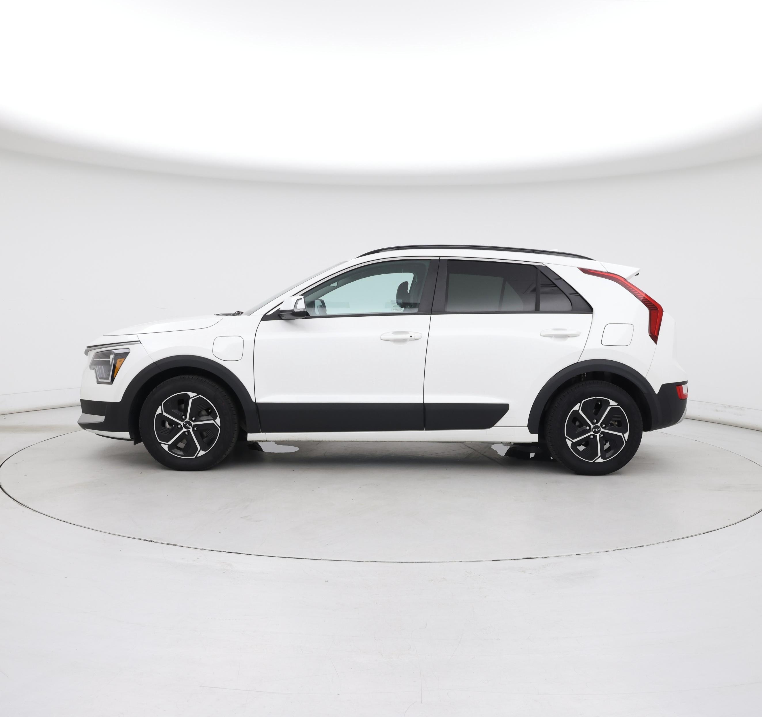 Thumbnail: 2023 Kia Niro - 3