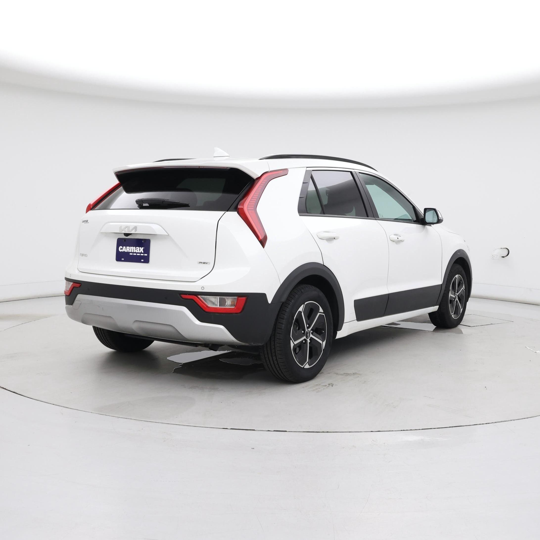 Thumbnail: 2023 Kia Niro - 8