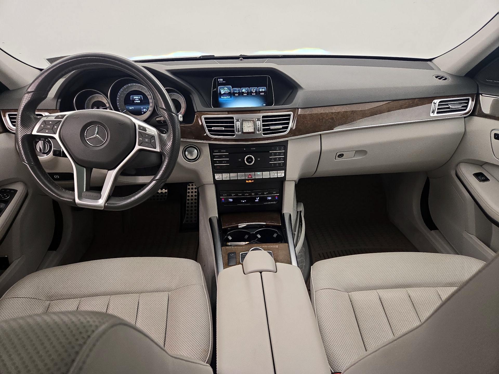Thumbnail: 2016 Mercedes-Benz E-Class - 9