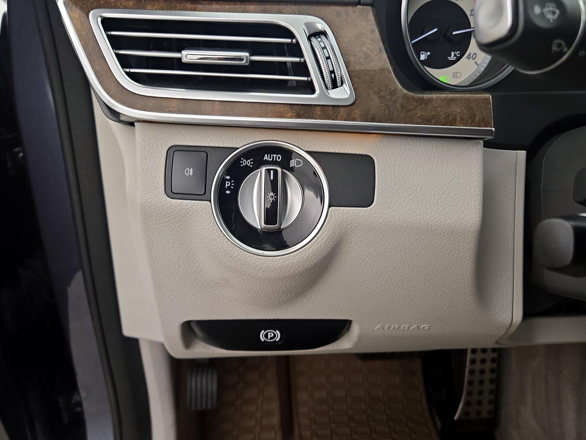 Thumbnail: 2016 Mercedes-Benz E-Class - 13