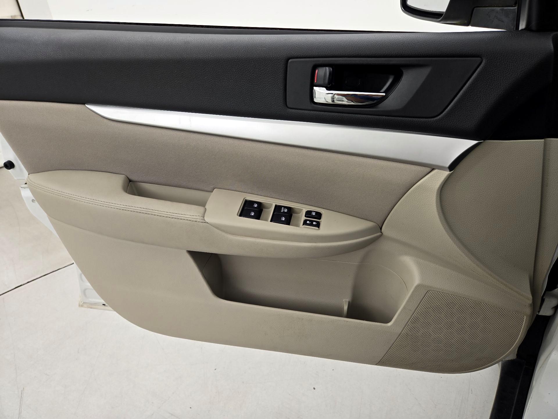 Thumbnail: 2014 Subaru Outback - 12