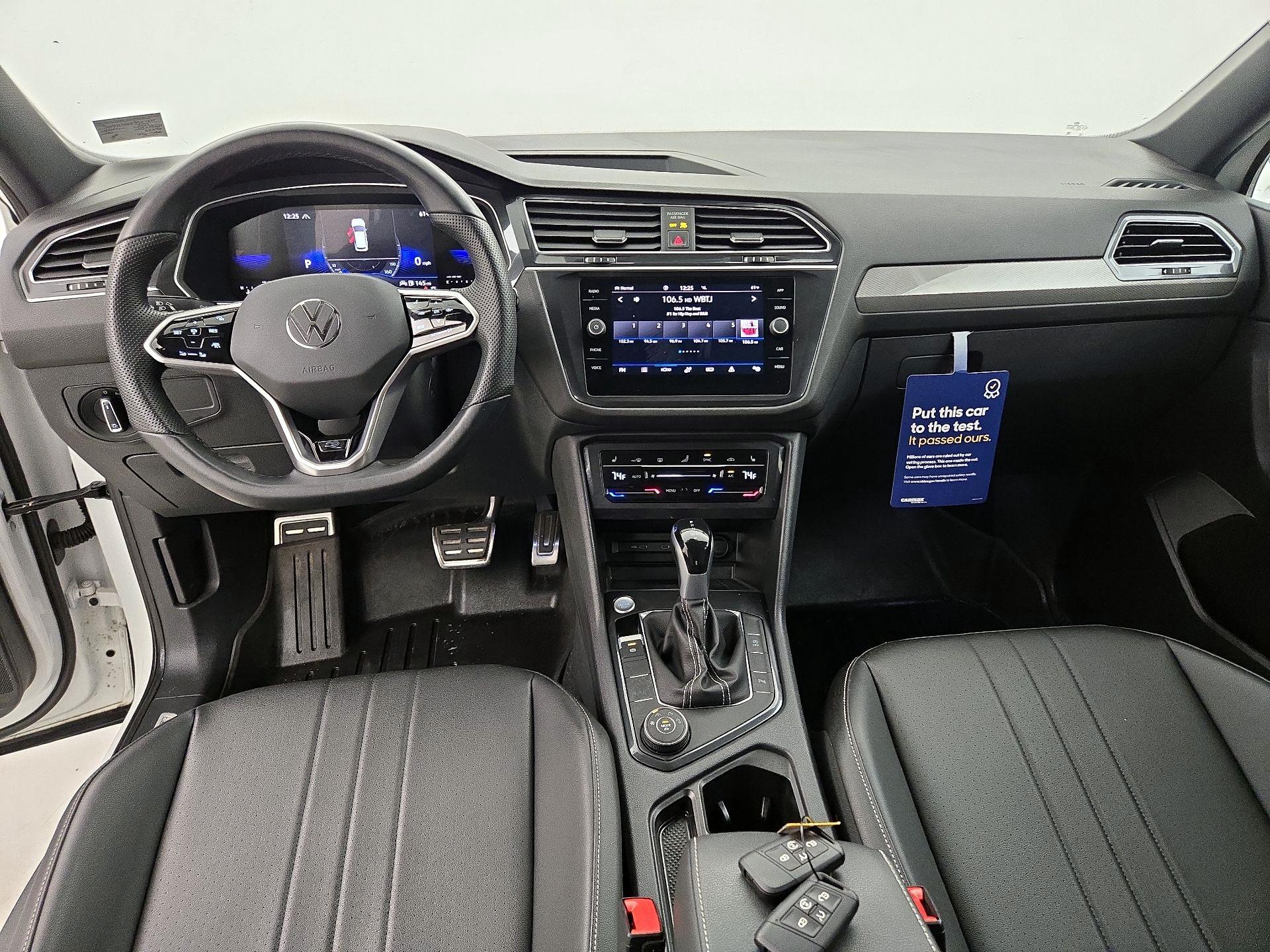 Thumbnail: 2023 Volkswagen Tiguan - 9