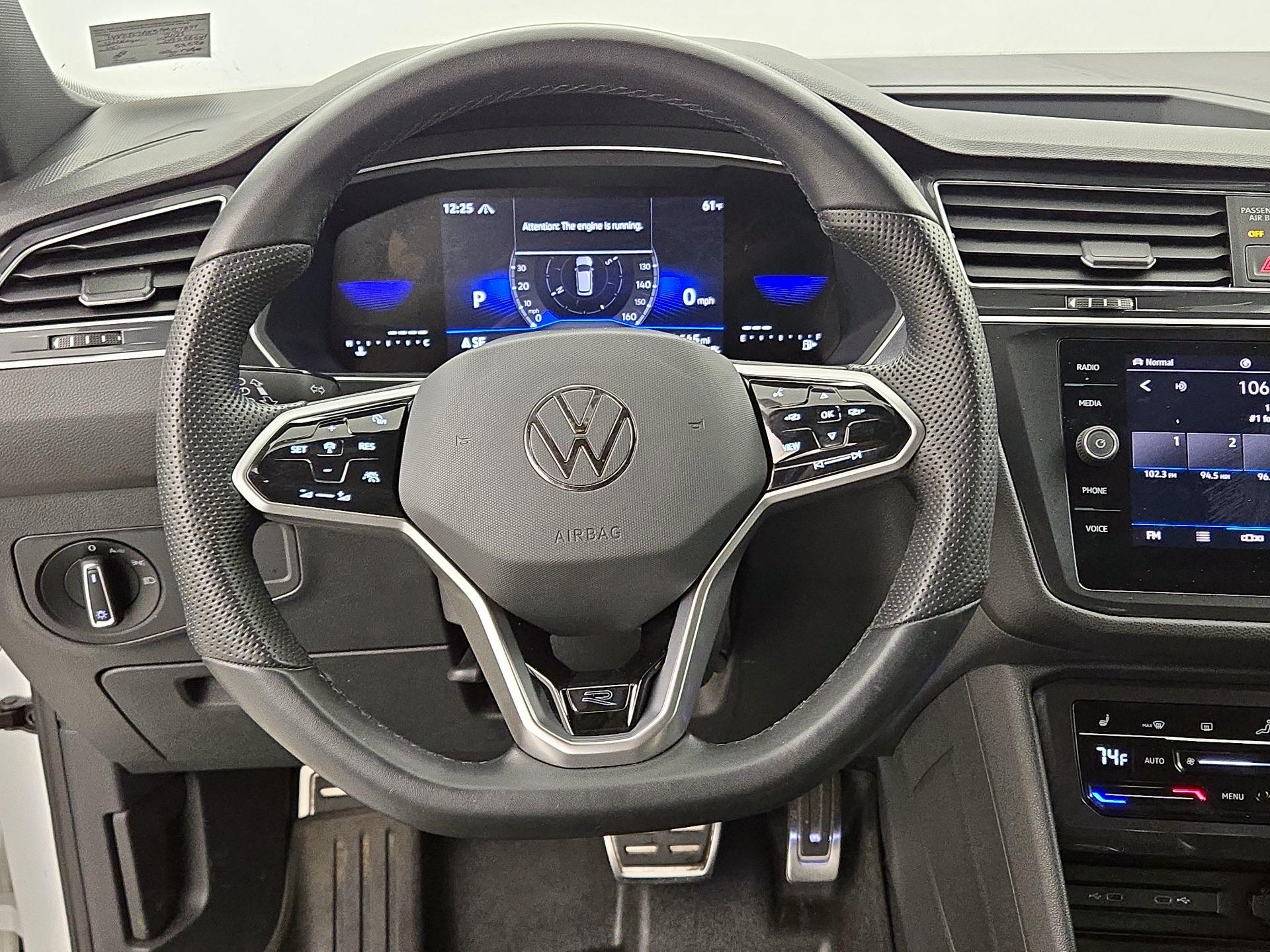 Thumbnail: 2023 Volkswagen Tiguan - 10