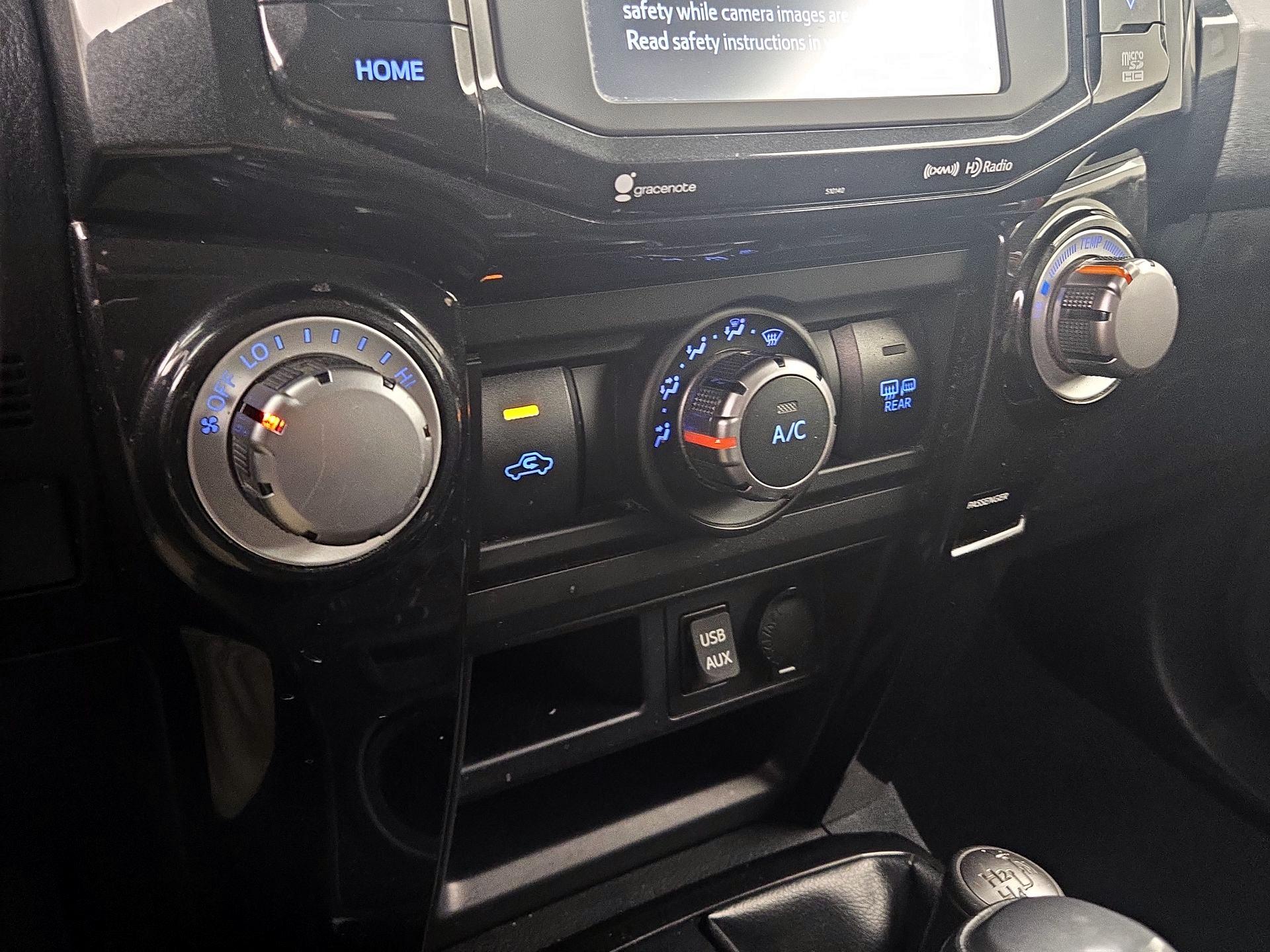Thumbnail: 2016 Toyota 4Runner - 17