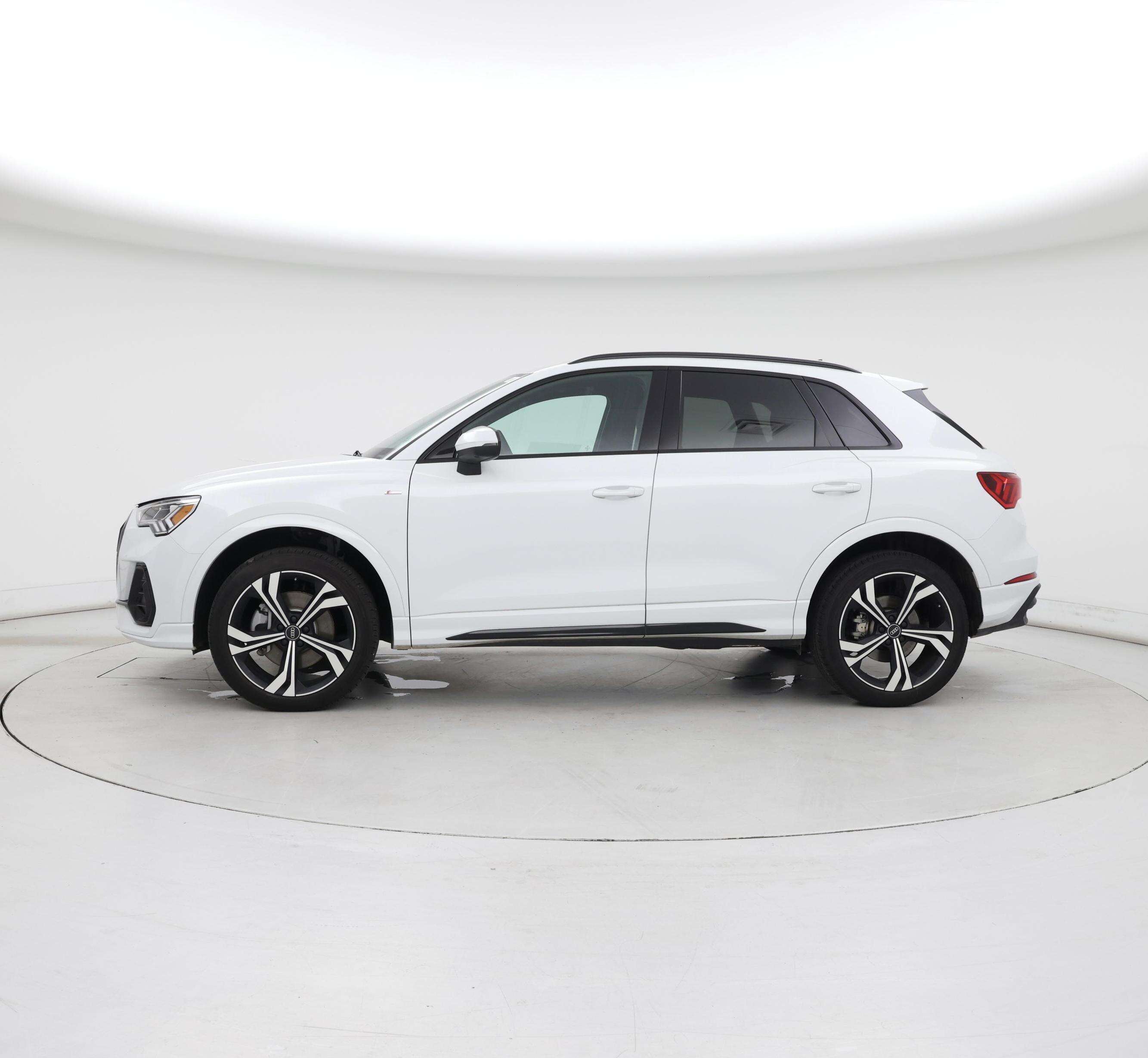 Thumbnail: 2024 Audi Q3 - 3