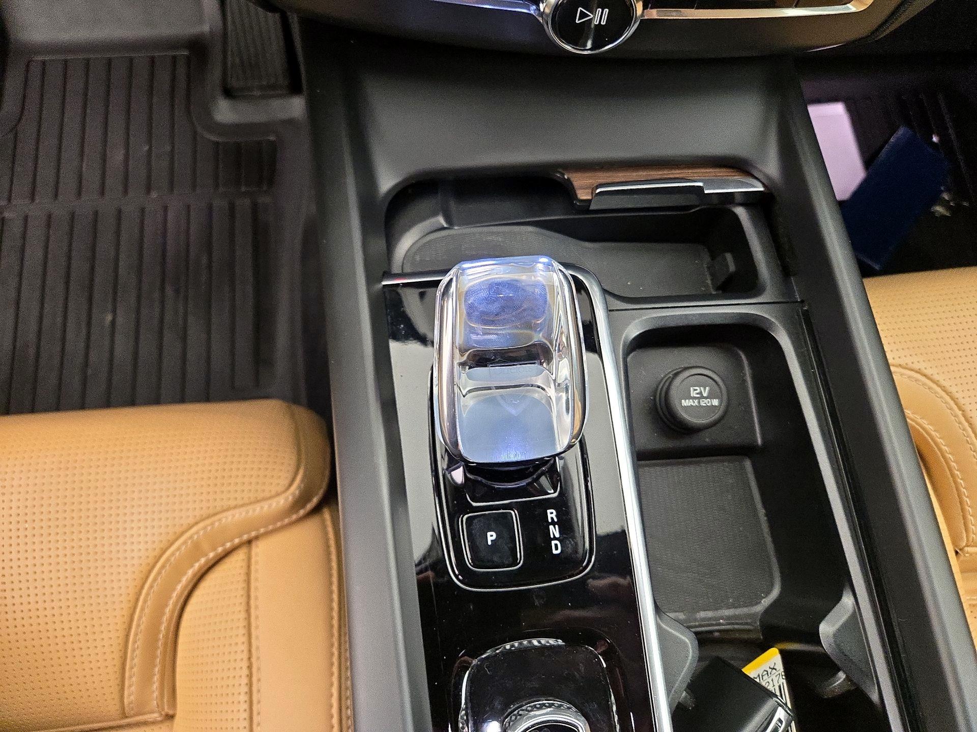 Thumbnail: 2023 Volvo XC60 - 18