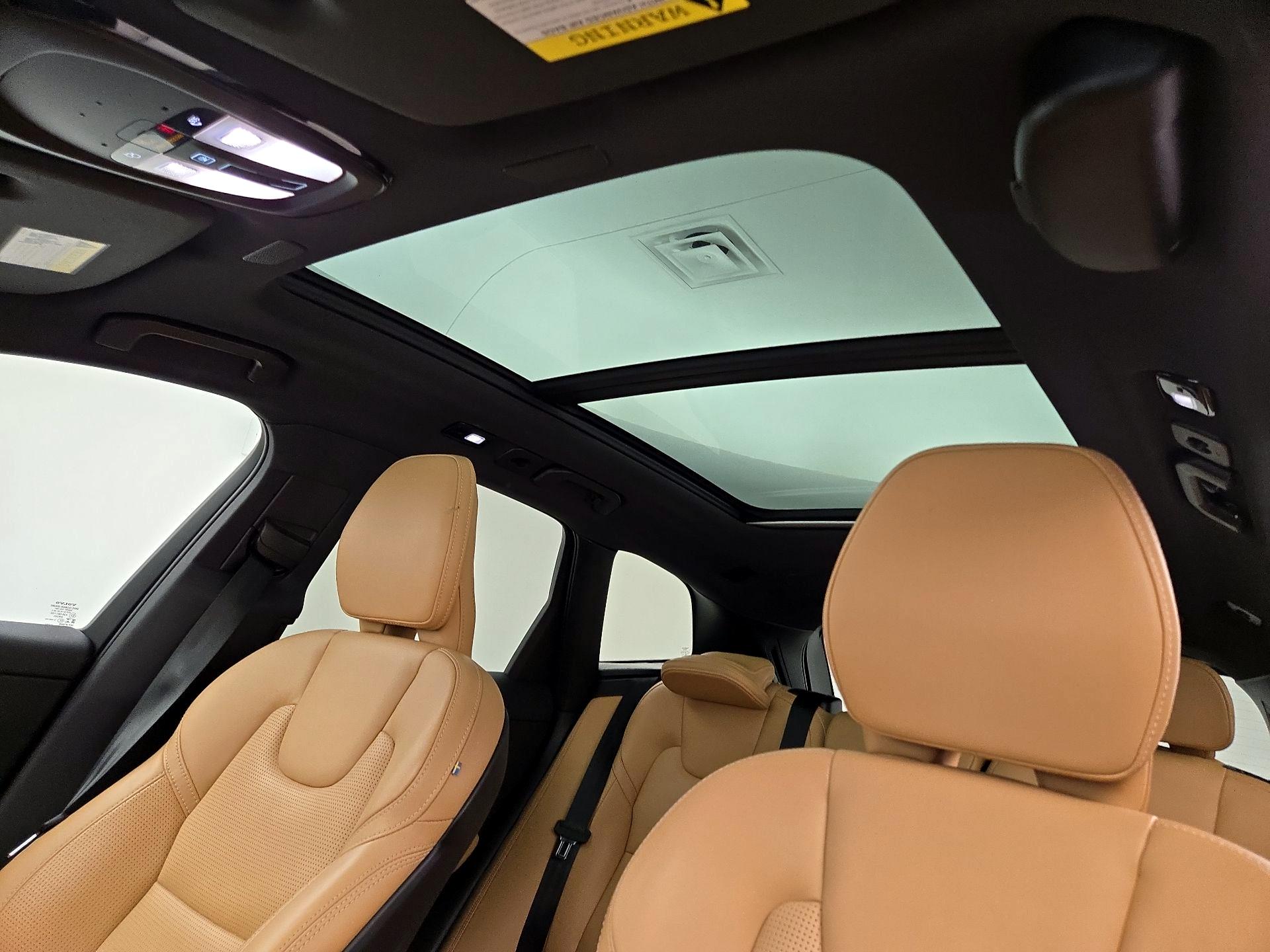 Thumbnail: 2023 Volvo XC60 - 20