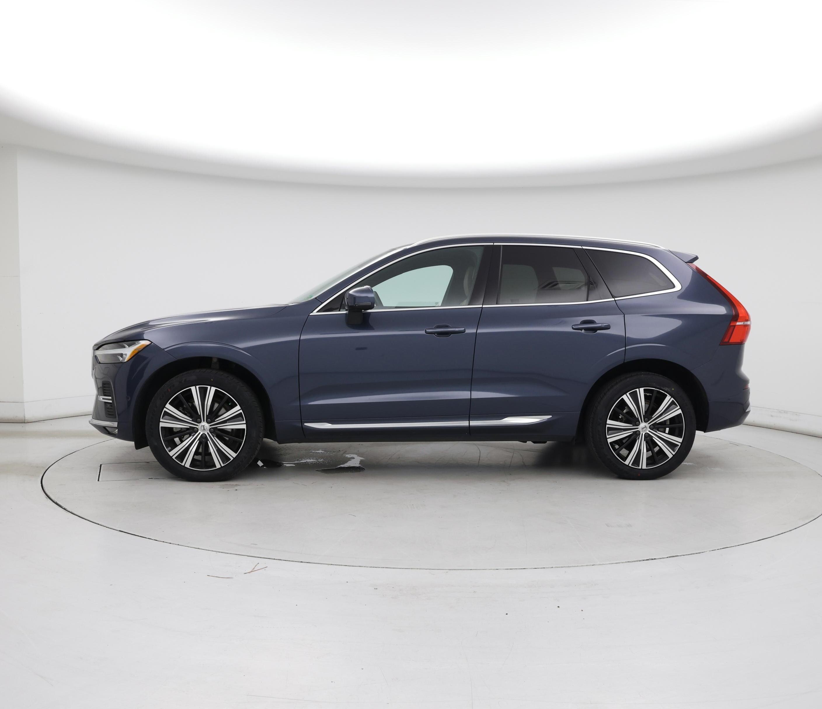 Thumbnail: 2023 Volvo XC60 - 3