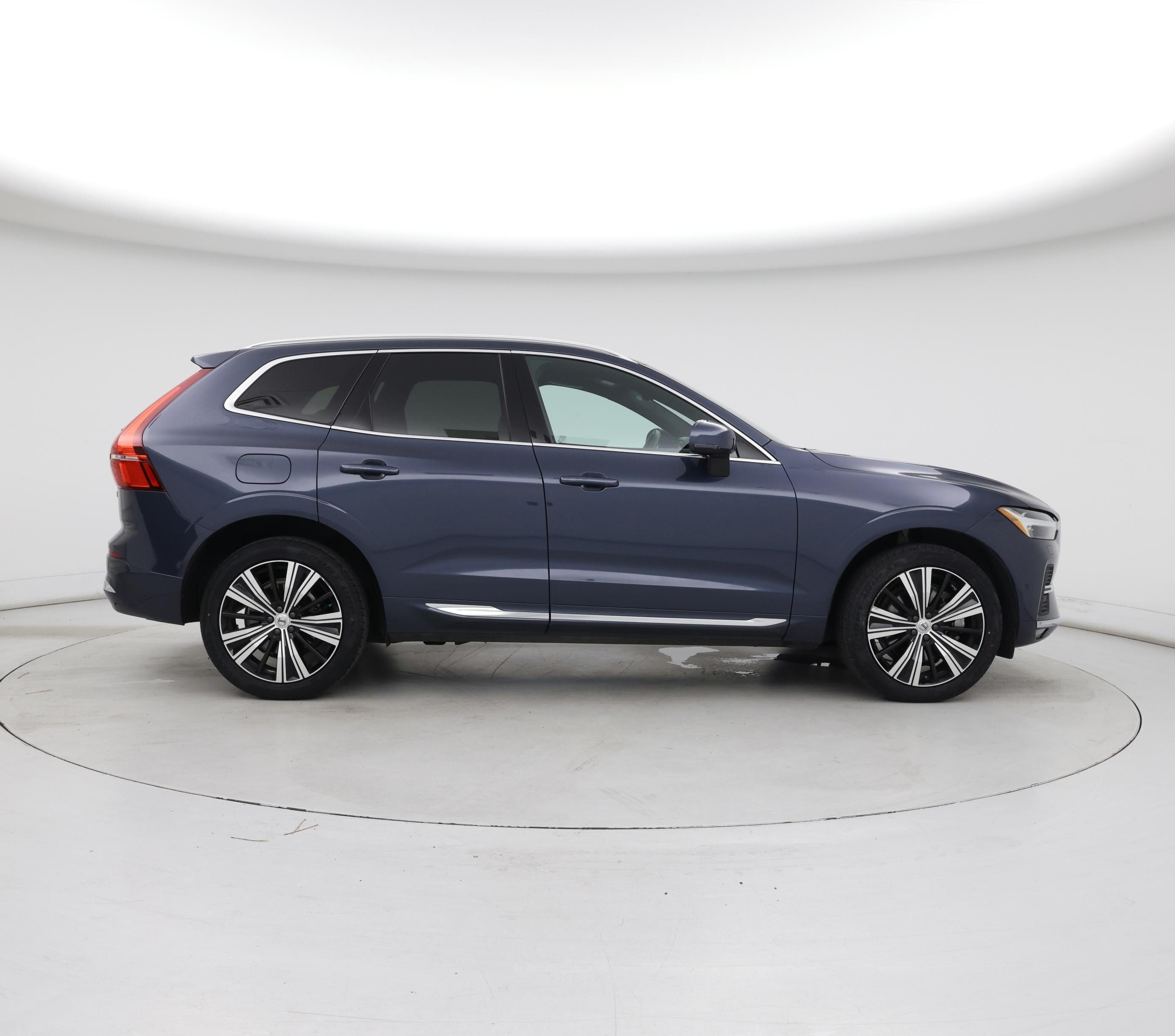 Thumbnail: 2023 Volvo XC60 - 7