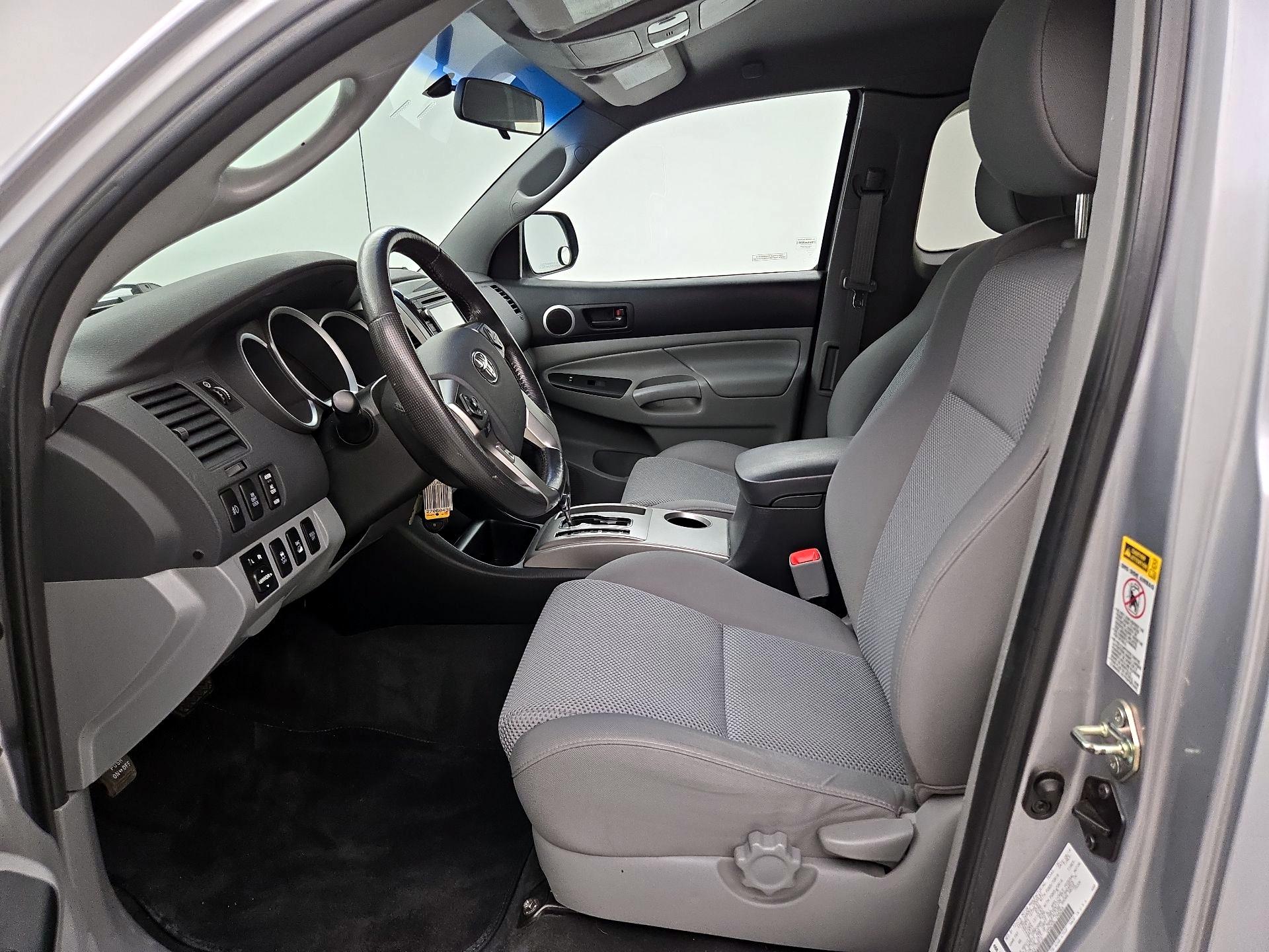 Thumbnail: 2014 Toyota Tacoma - 11