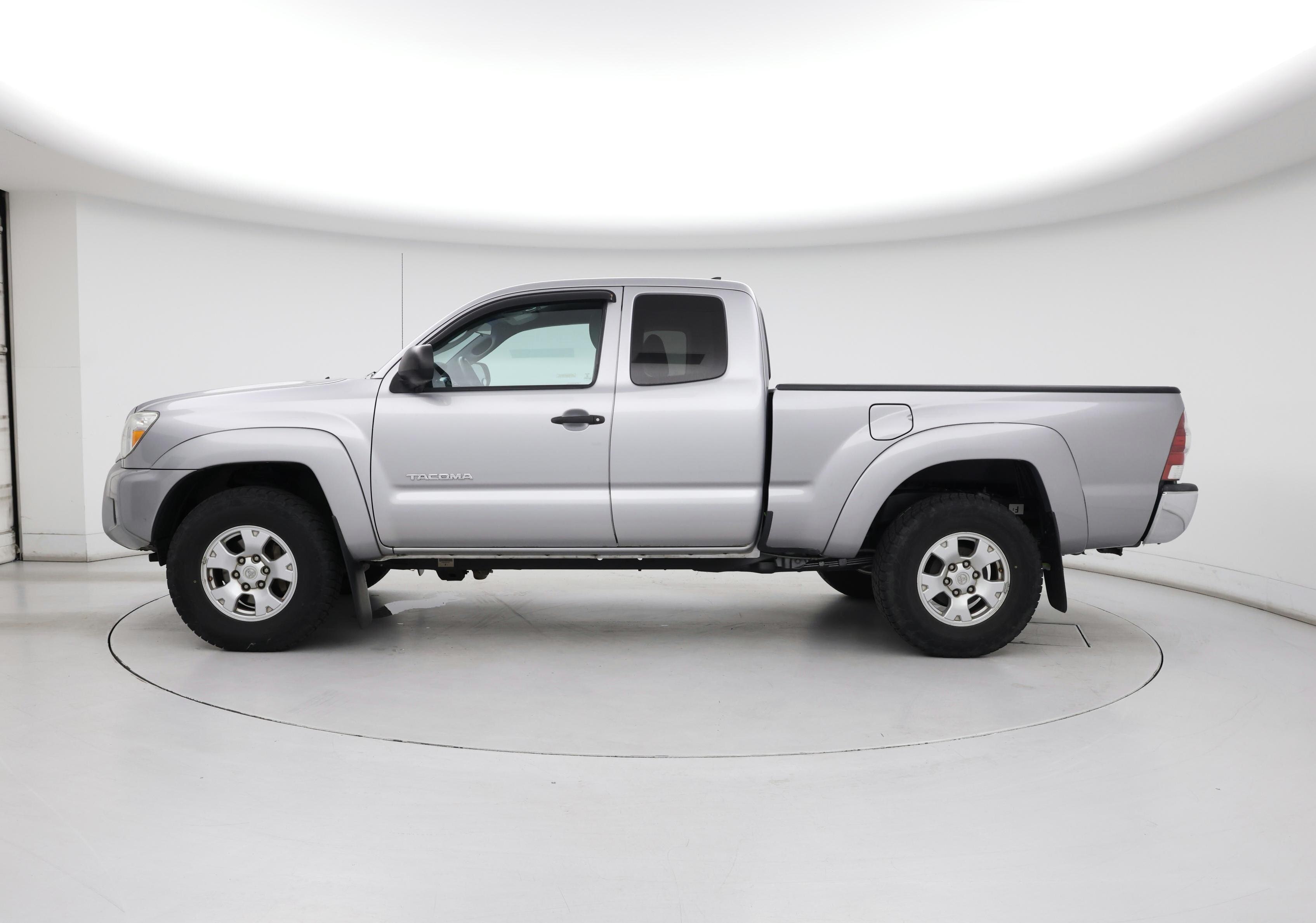 Thumbnail: 2014 Toyota Tacoma - 3
