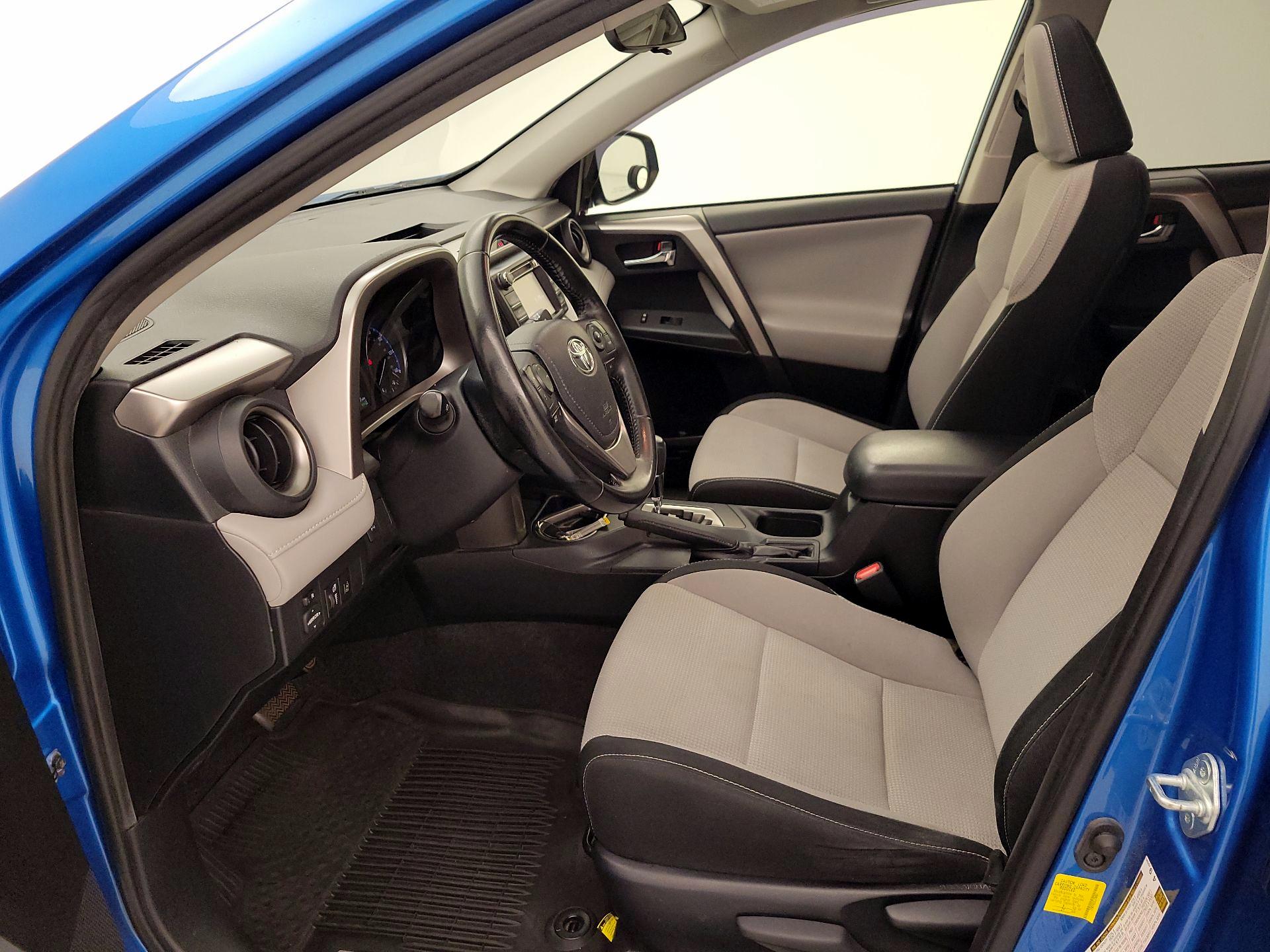 Thumbnail: 2018 Toyota RAV4 - 11