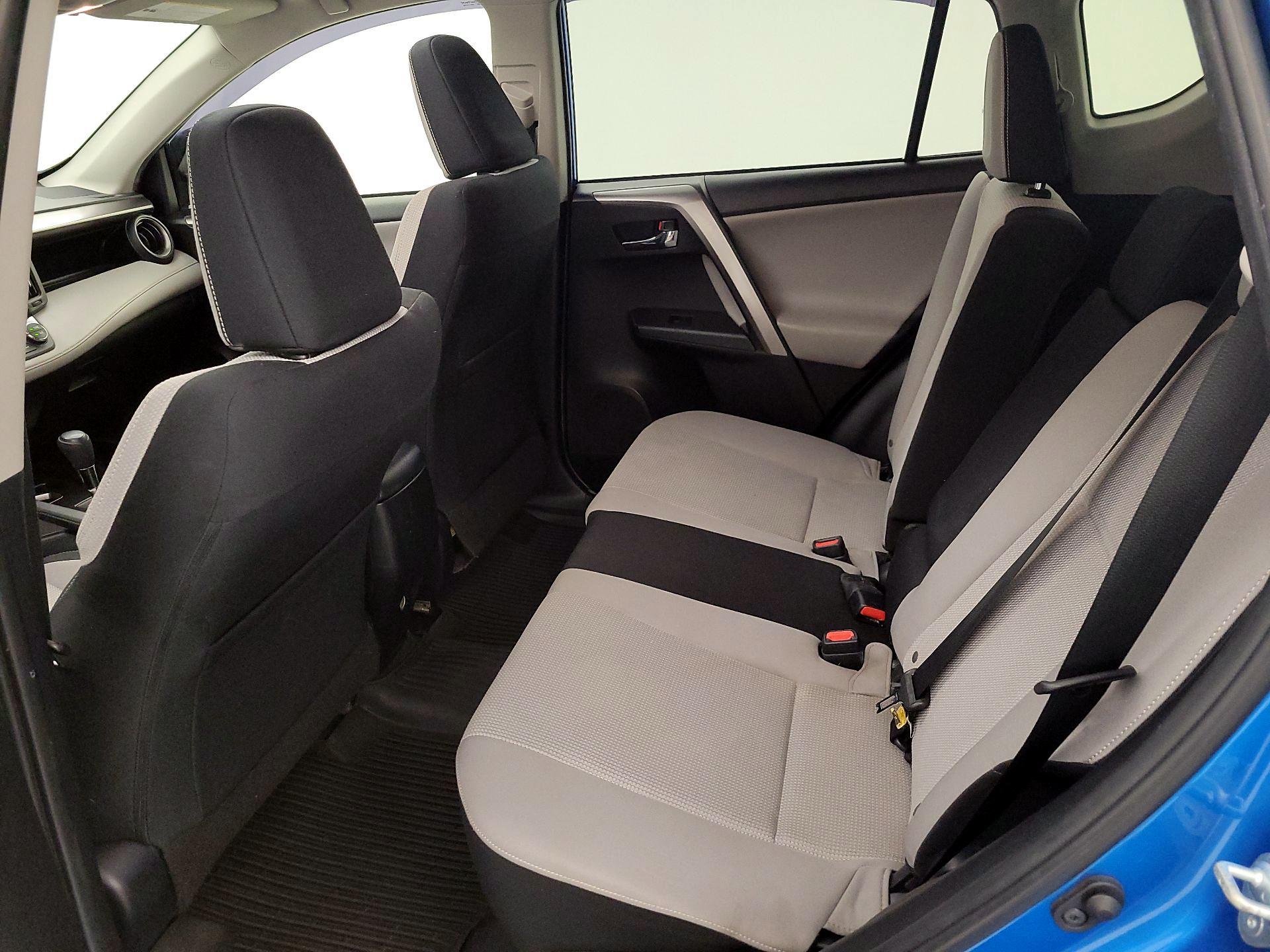 Thumbnail: 2018 Toyota RAV4 - 20