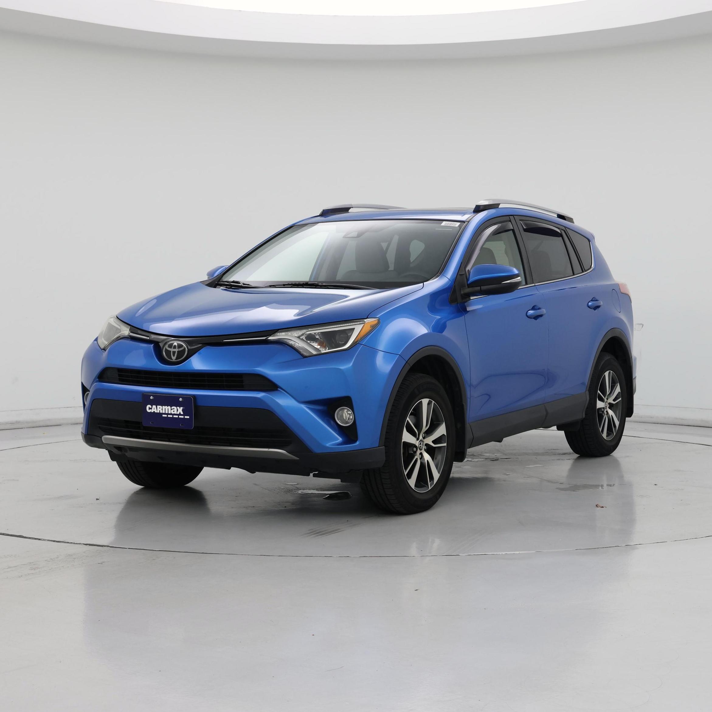 Thumbnail: 2018 Toyota RAV4 - 4