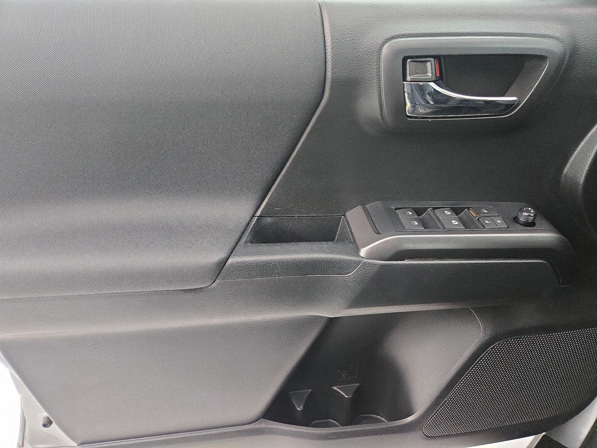 Thumbnail: 2022 Toyota Tacoma - 12