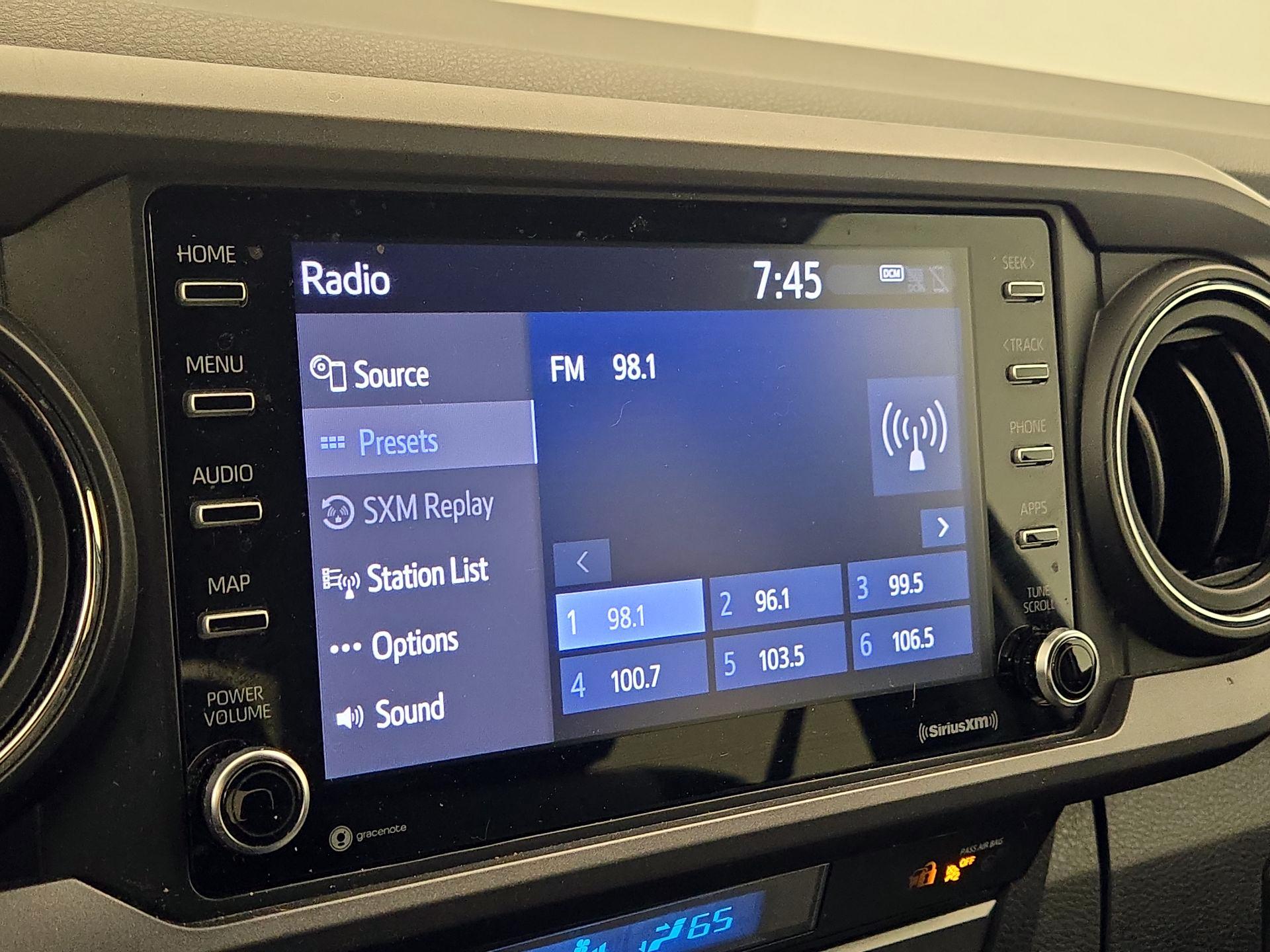 Thumbnail: 2022 Toyota Tacoma - 15