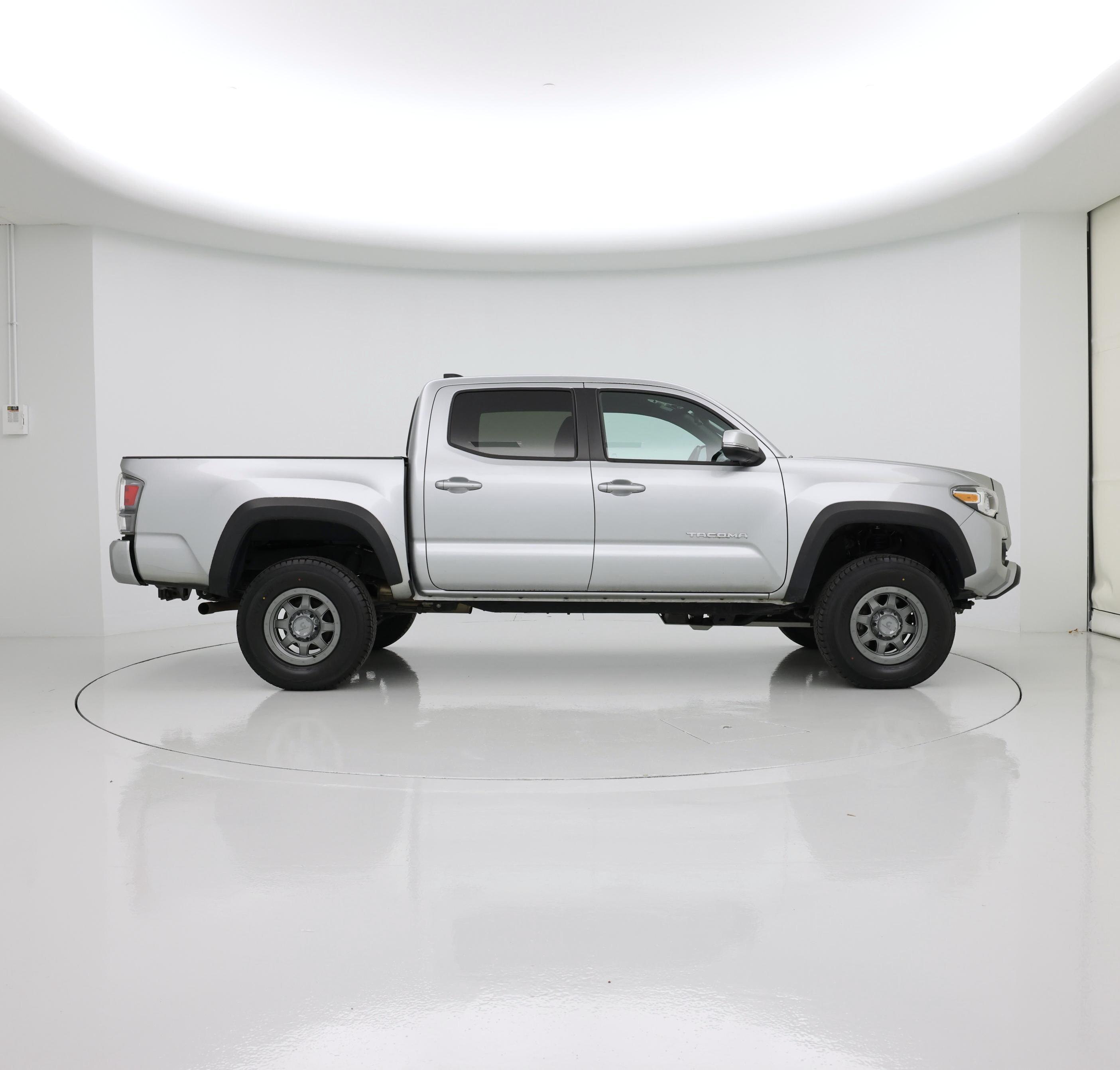 Thumbnail: 2022 Toyota Tacoma - 7