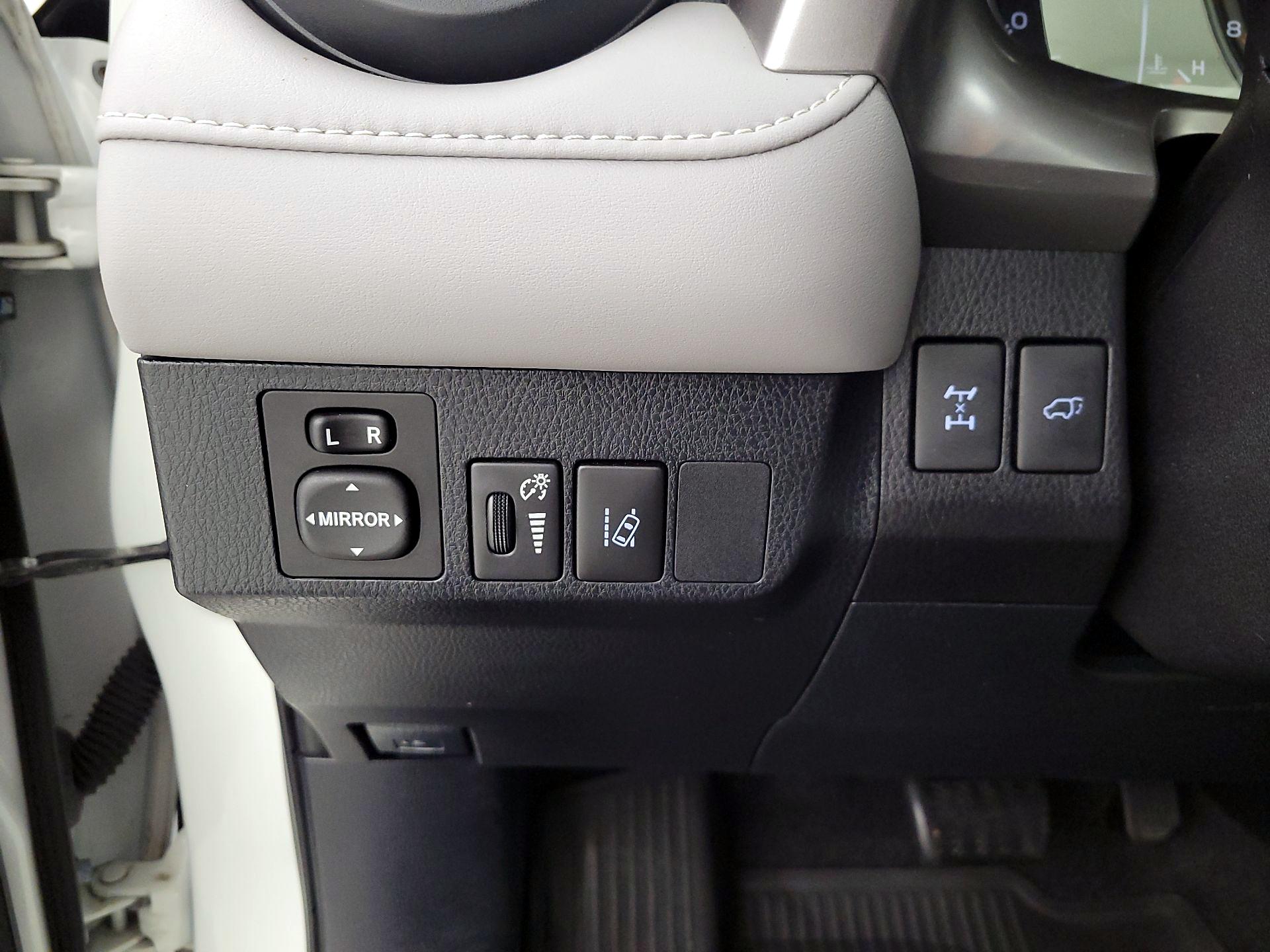 Thumbnail: 2017 Toyota RAV4 - 13