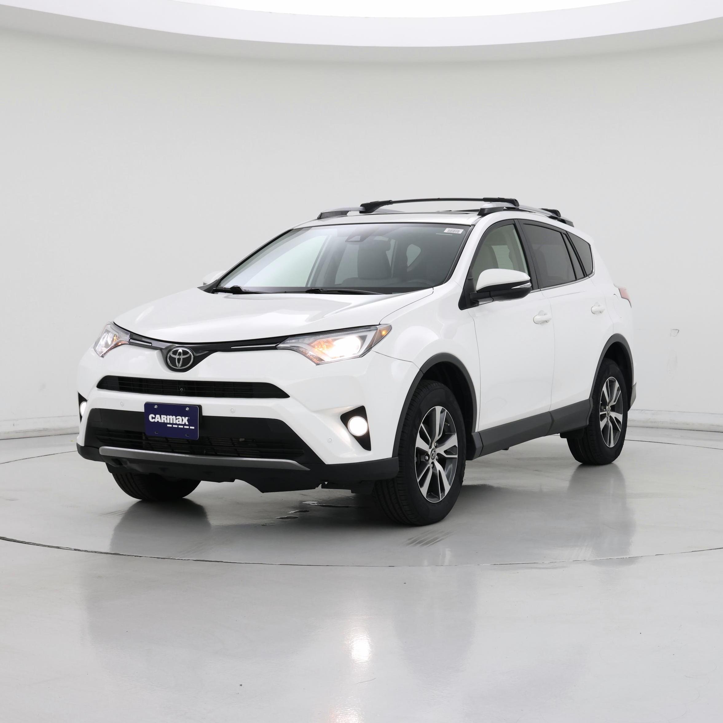 Thumbnail: 2017 Toyota RAV4 - 4