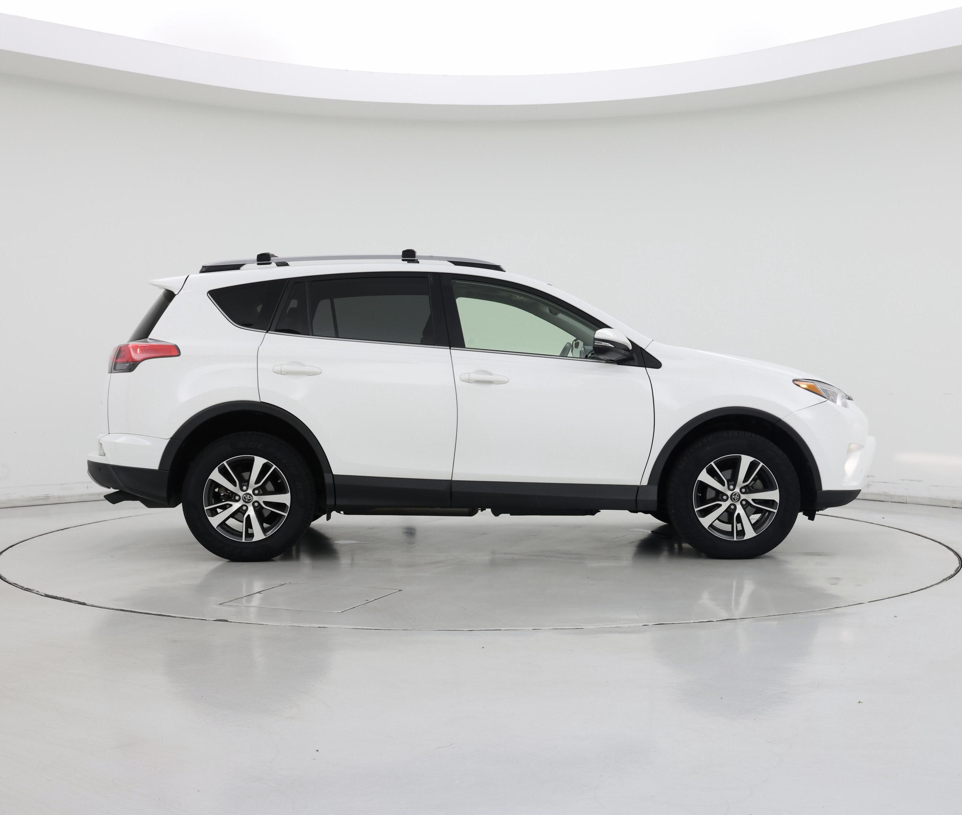 Thumbnail: 2017 Toyota RAV4 - 7