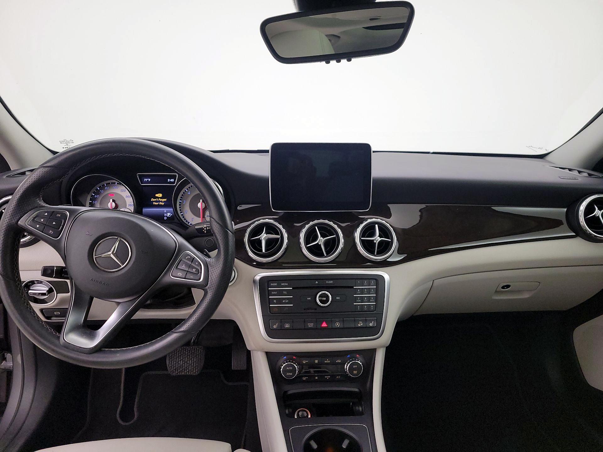 Thumbnail: 2016 Mercedes-Benz GLA - 9