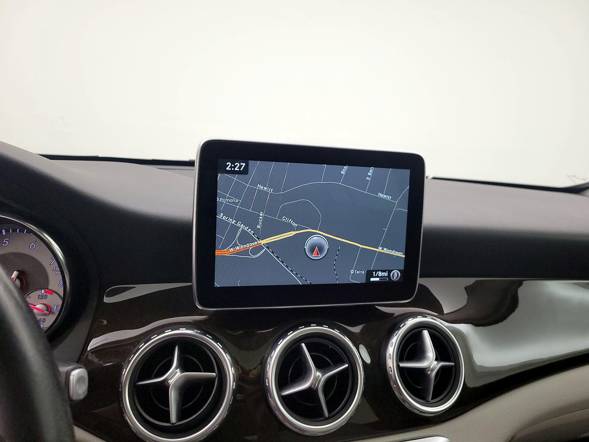 Thumbnail: 2016 Mercedes-Benz GLA - 14